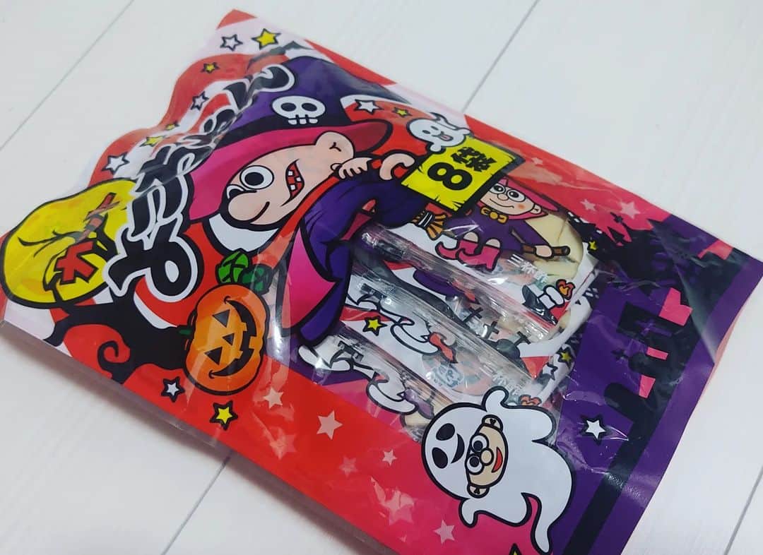 のインスタグラム：「こんなの速買うわ❗笑  #よっちゃんイカ  #ハロウィン🎃  #よっちゃん食品工業株式会社」