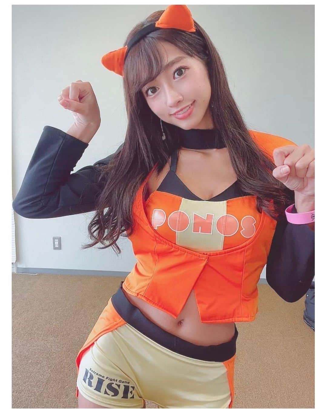 大貫彩香のインスタグラム：「2023スーパーGT第7戦オートポリス ありがとうございました😊✨  切り取ろうと思って動画自撮りしてたら現れたおりん🧡 そんでみんなと踊った笑笑笑笑 なんて平和な笑🕊️✨  大分初上陸！とても楽しかったです✨ ハロウィンver.にゃんこが好評で嬉しかったです🥰少し早めのHappyHalloween⸝⋆︎*  10号車 PONOS GAINER GT-R 決勝結果GT300クラス10位でした！ 応援をありがとうございました✨  逆回りの450kmレースは新鮮でした！  お寒い中、ピットウォークやキッズウォークに会いにきてくださった皆様ありがとうございます！🙇🏻‍♀️🌸  次戦は第8戦11月 4日･5日モビリティリゾートもてぎ！2023 SUPER GTシーズン最終戦！私のお勤めとしてもラストです！🙇🏻‍♀️  会場でお待ちしてます✨  応援宜しくお願いいたします！🧡🐈  2023 AUTOBACS #SUPERGT Round7　AUTOPOLIS GT 450km RACE」