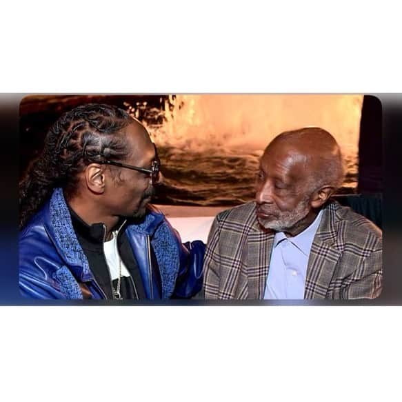 スヌープ・ドッグのインスタグラム：「Clarence.  Avant 💪🏿🙏🏽. Thank you 🕊️ 🌹」
