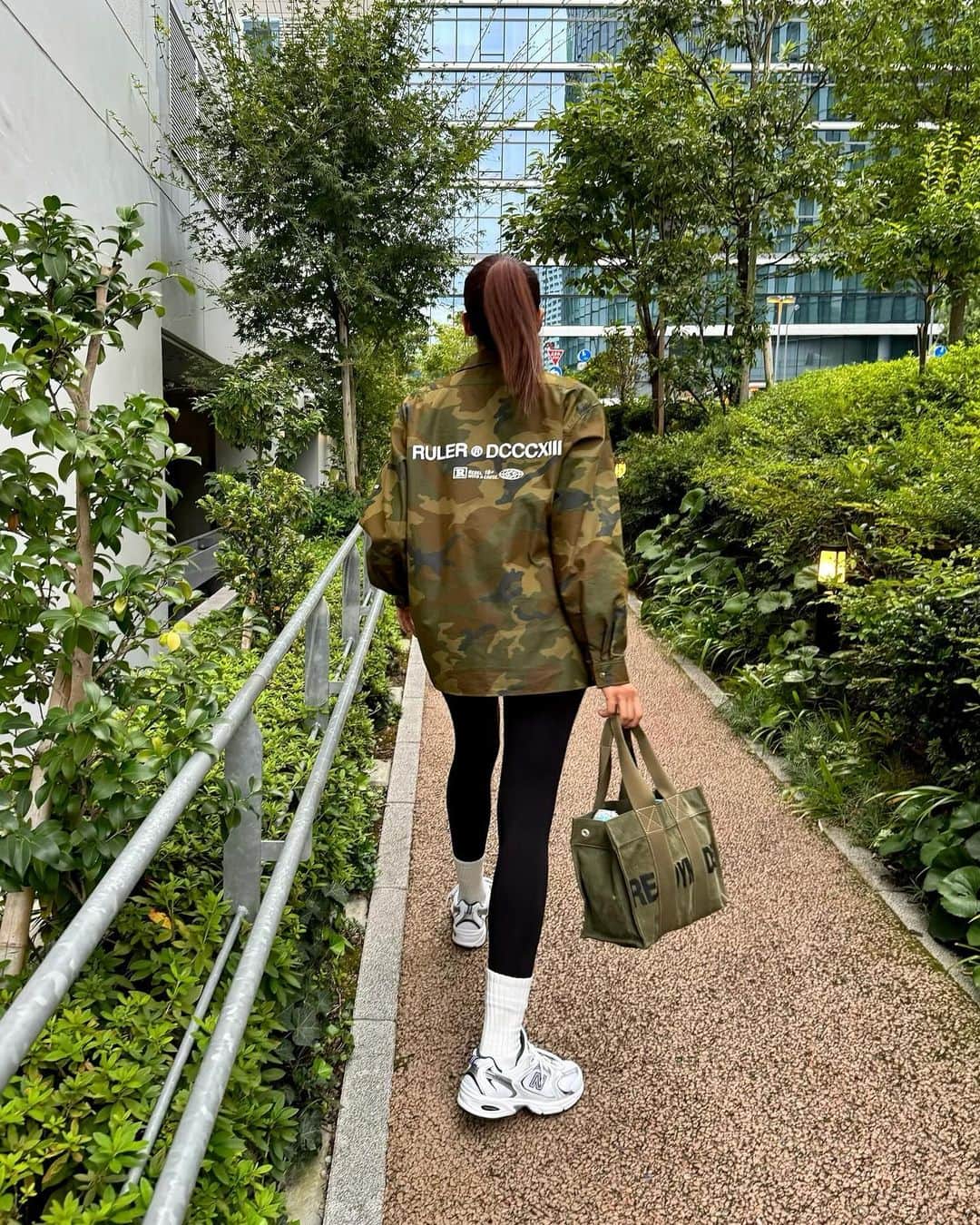 のインスタグラム：「この間のマタ服🖤 またまたレギンス履いてた（笑）」