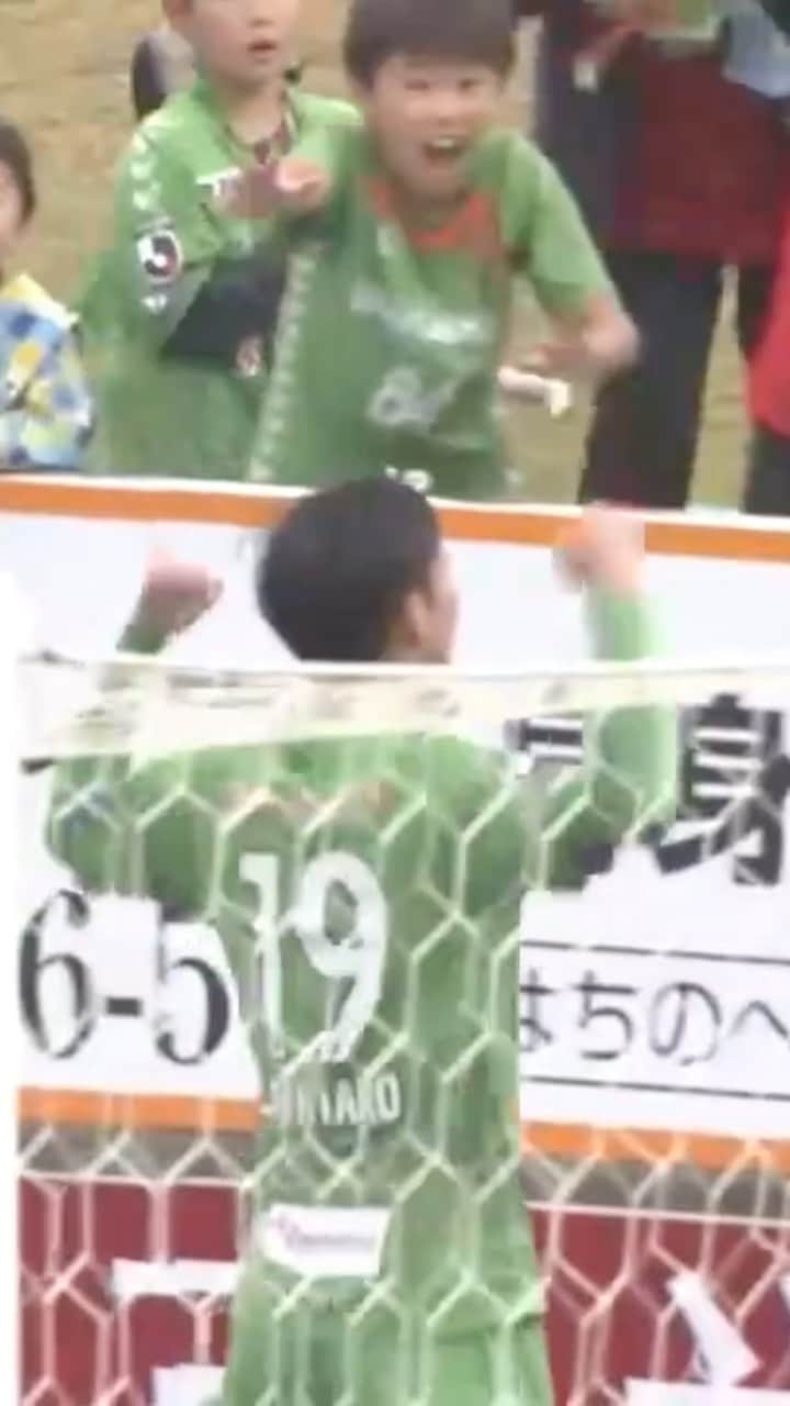 ヴァンラーレ八戸のインスタグラム：「コーナーで差をつけろ 加藤慎太郎  2023.10.15(Sun) ２０２３明治安田生命Ｊ３リーグ 第31節 vs.鹿児島ユナイテッドFC  加藤慎太郎の打点の高いヘディング！  #ヴァンラーレ八戸 #八戸市 #八戸 #十和田市 #三沢市 #三戸町 #田子町 #南部町 #新郷村 #階上 #おいらせ町 #五戸町 #六戸町 #七戸町 #東北町 #野辺地町 #横浜町 #六ヶ所村 #青森県 #Jリーグ #jleague #サッカー #soccer #football  #hachinohe #aomori  #全緑EVERGREEN #はちのへ #あおもり #ブラウブリッツ秋田」