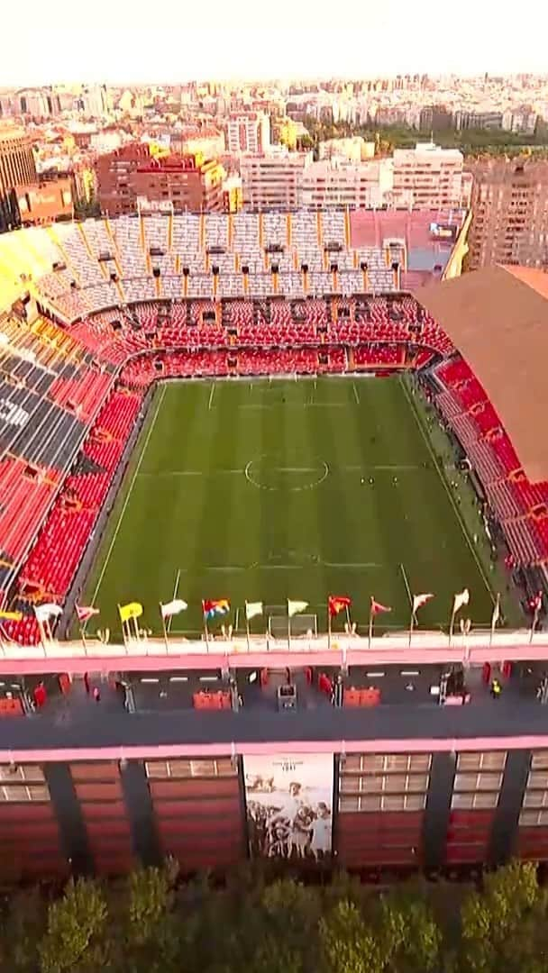 バレンシアCFのインスタグラム：「📍 Our temple - Mestalla.」