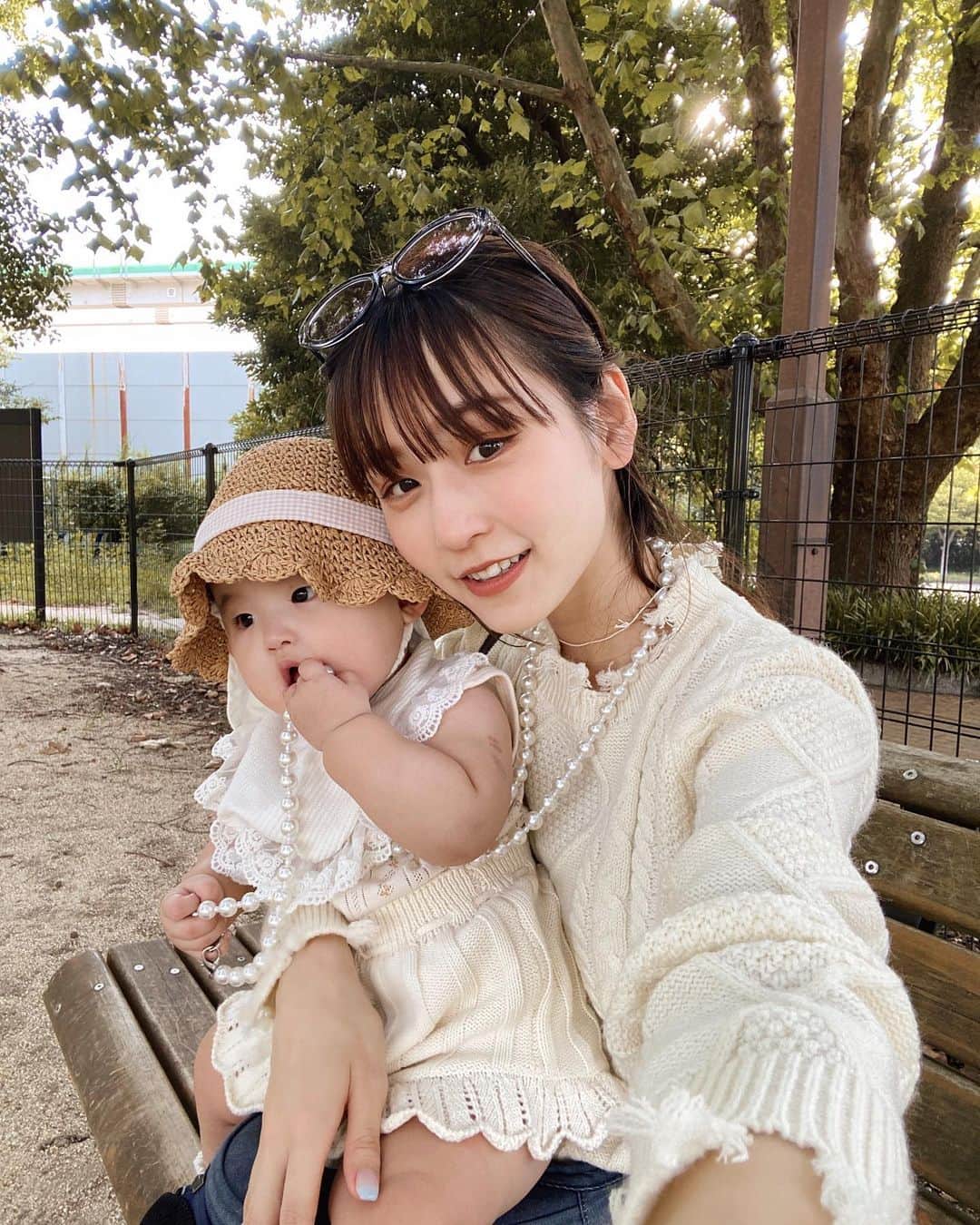 なつぴぴさんのインスタグラム写真 - (なつぴぴInstagram)「私一度占いに行ったことがあるんだけど、そこで言われたこと、そういえば今ほとんど全て起きてる…スゴ… 出産してから行けてなかったので、Chapli(@chapli_app)というチャット占いで久々に占ってもらったヨ🔮💜 . 娘はどんなことがやりたいのかな〜とか、今思うことを聞いてみたり😌 . . 生年月日しか入力してないのに、娘のまったりした性格や人見知りが少ないことをズバリ当てていてびっくり😳 . どうやらママのことを綺麗と思っているらしい💭 （嬉しい情報はしっかりと心に刻むw） . 将来のこととか関わり方のアドバイスもすごく具体的に教えてくれて楽しかった . チャット占いやりやすすぎてハマりそう😂 . . . #PR #Chapli #チャプリ #占い #チャット占い #Ririo先生 #子育て #将来」10月16日 19時42分 - nattsu_pipi