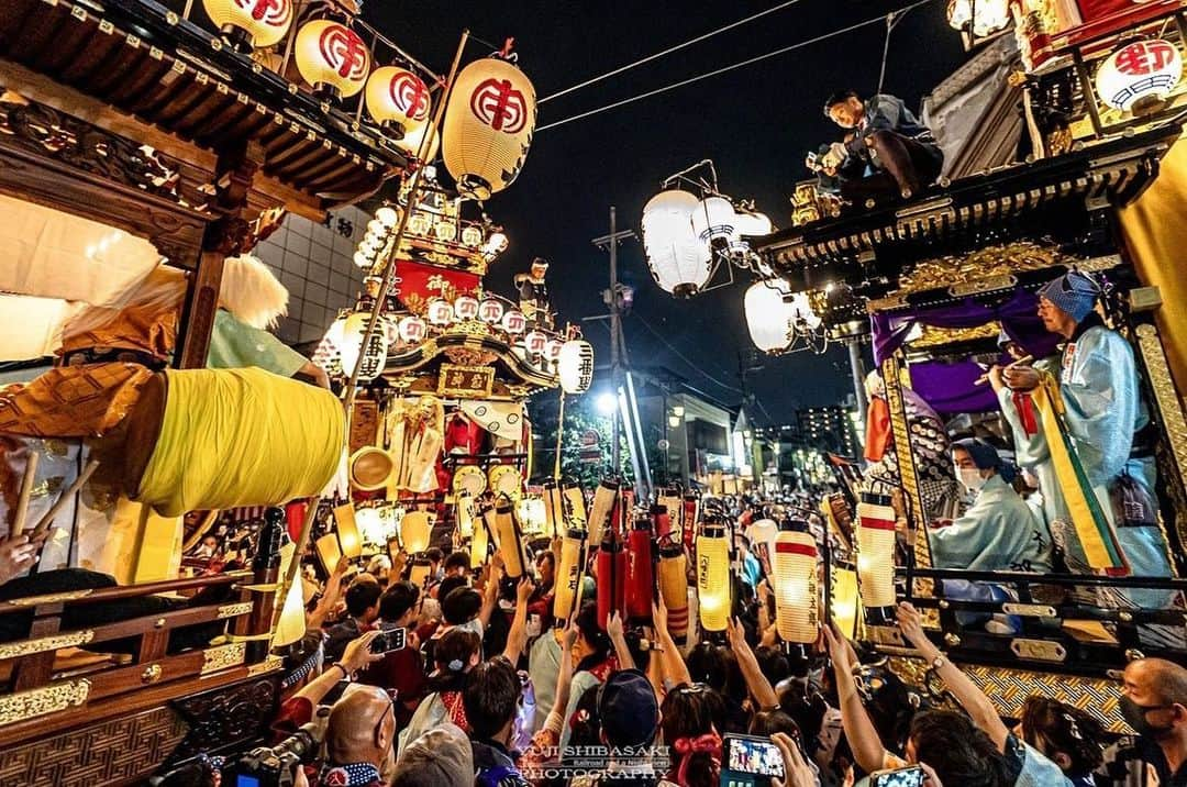 川越氷川神社さんのインスタグラム写真 - (川越氷川神社Instagram)「. 山車同士がすれ違う際に囃子と踊りを競いあう「曳（ひ）っかわせ」。本年の川越氷川祭は18台の山車が参加し、市内は熱気に包まれました。  写真提供　@yuji_48photo 様  #川越氷川祭 #川越まつり #ひっかわせ  #山車行事 #川越氷川神社 #祭り #祭礼  #埼玉 #川越市 #川越 #kawagoe」10月16日 19時46分 - kawagoe_hikawa