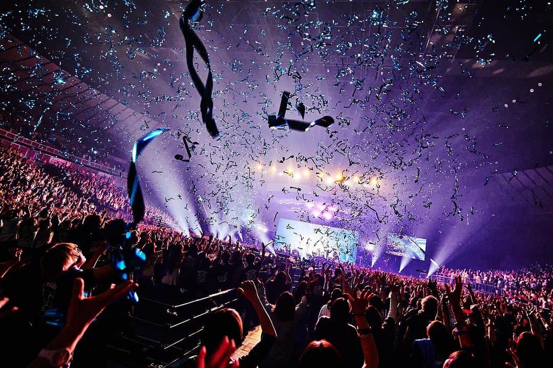 のインスタグラム：「2023.10.15 at 横浜アリーナ 「Novelbright LIVE TOUR 2023  ～ODYSSEY～ FINAL SERIES」  初の横浜アリーナ公演 最高の景色をありがとう😊 ODYSSEY、いいツアーでした！  セトリプレイリストを公開中✨ https://digster.lnk.to/thesetlist_novelbright  Photo: @KeecoRoma , @kyon_47__」