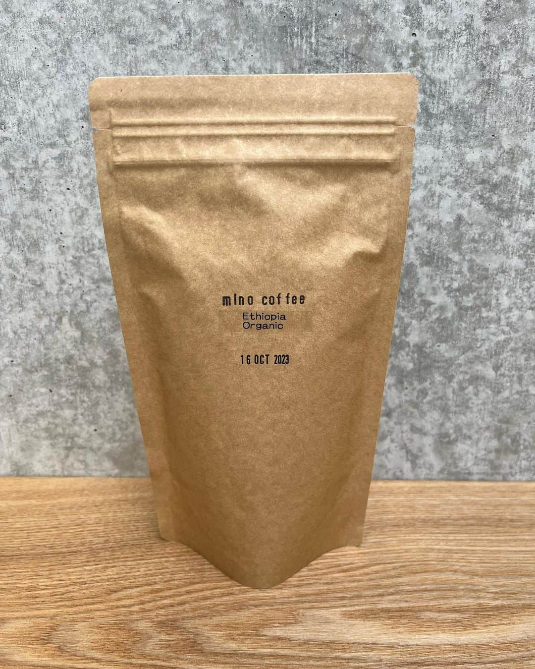 美濃隆章のインスタグラム：「エチオピア_シャキッソ村[有機栽培]  ゲイシャ_[エチオピア産]  数量限定で販売開始いたしました。 何卒よろしくお願いいたします。 @mino_coffee_roaster」