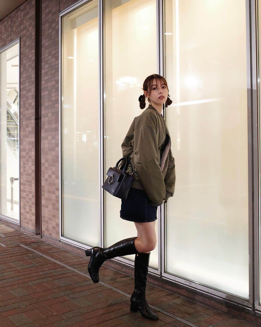 マイヤーズ江玲奈さんのインスタグラム写真 - (マイヤーズ江玲奈Instagram)「@piyoriy_official さんのMA_1💚 リバーシブルで暖かい！この秋冬重宝しそうです‪☺︎‬  #piyoriy #私服 #秋服 #秋服コーデ #ma_1 #ブーツ #ブーツコーデ #ブーツ女子」10月16日 19時59分 - kayanoelena