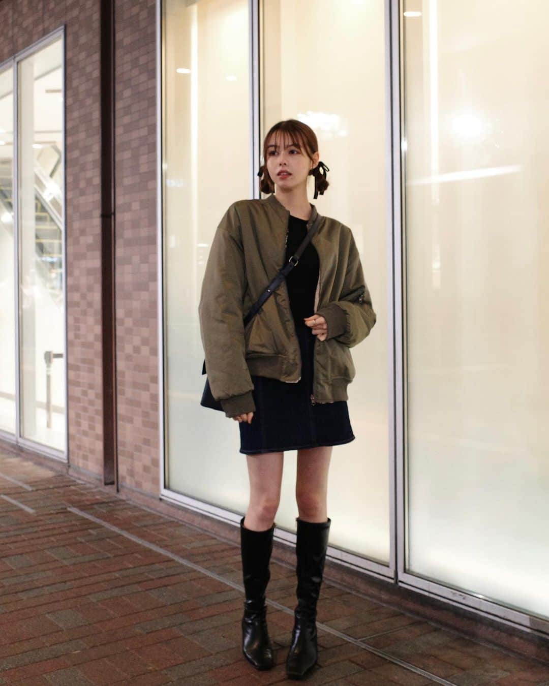 マイヤーズ江玲奈さんのインスタグラム写真 - (マイヤーズ江玲奈Instagram)「@piyoriy_official さんのMA_1💚 リバーシブルで暖かい！この秋冬重宝しそうです‪☺︎‬  #piyoriy #私服 #秋服 #秋服コーデ #ma_1 #ブーツ #ブーツコーデ #ブーツ女子」10月16日 19時59分 - kayanoelena