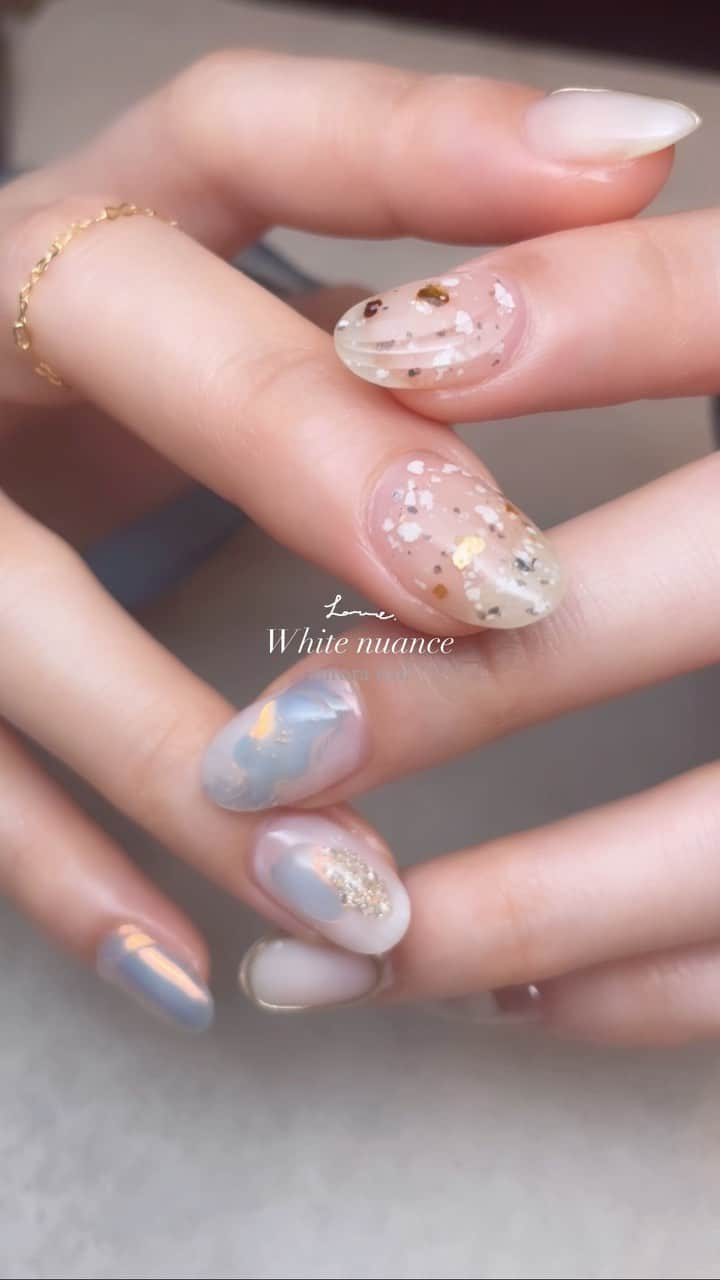 ??viviannail??のインスタグラム：「#whitenails 🤍  　　　  #ジェルアート #ニュアンスネイル好きな人と繋がりたい  #お洒落好きな人と繋がりたい #人気ネイルデザイン #nail #お洒落ネイル #ネイルカラー #オシャレネイル #秋ネイルデザイン #白金高輪ネイルサロン #セルフネイル」