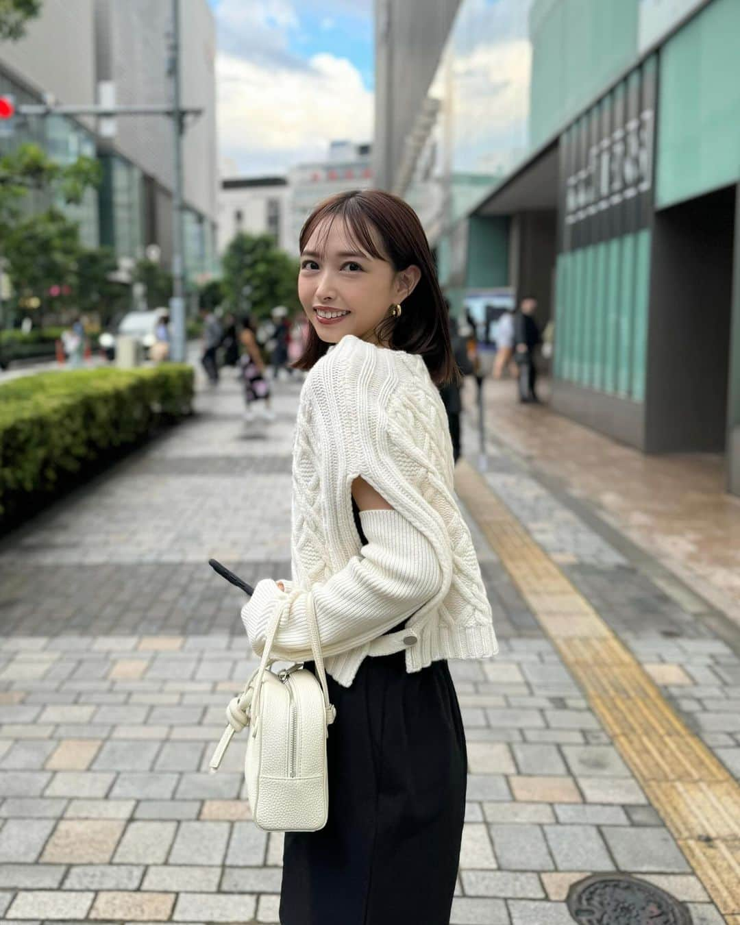 山内遥さんのインスタグラム写真 - (山内遥Instagram)「.  雨の日はロングブーツに限る。  ニットは @wrinn_ 🐑💭‎🤍 たまに訪れる甘い気分でやんす〜 .」10月16日 20時03分 - haruka__yamauchi