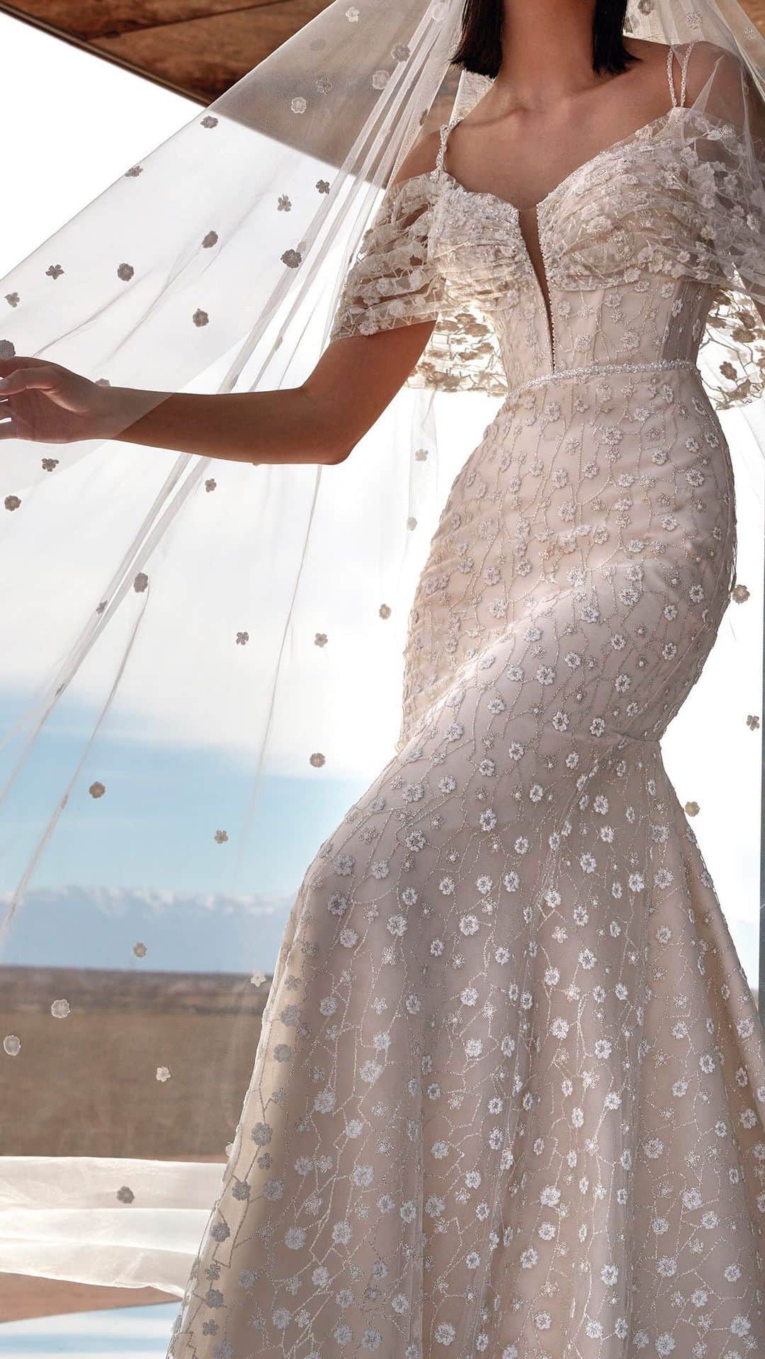 Pronoviasのインスタグラム：「Draped in dreams and stitched with wishes. ‘Forever’ has never looked so fabulous. Which one would you were on your big day?💛  1- Stardust 2- Lapis 3- Vivianite  Ready for your grand entrance? Book your appointment at your nearest store. Link in bio🔗  #PronoviasPrivée #TheJewels」