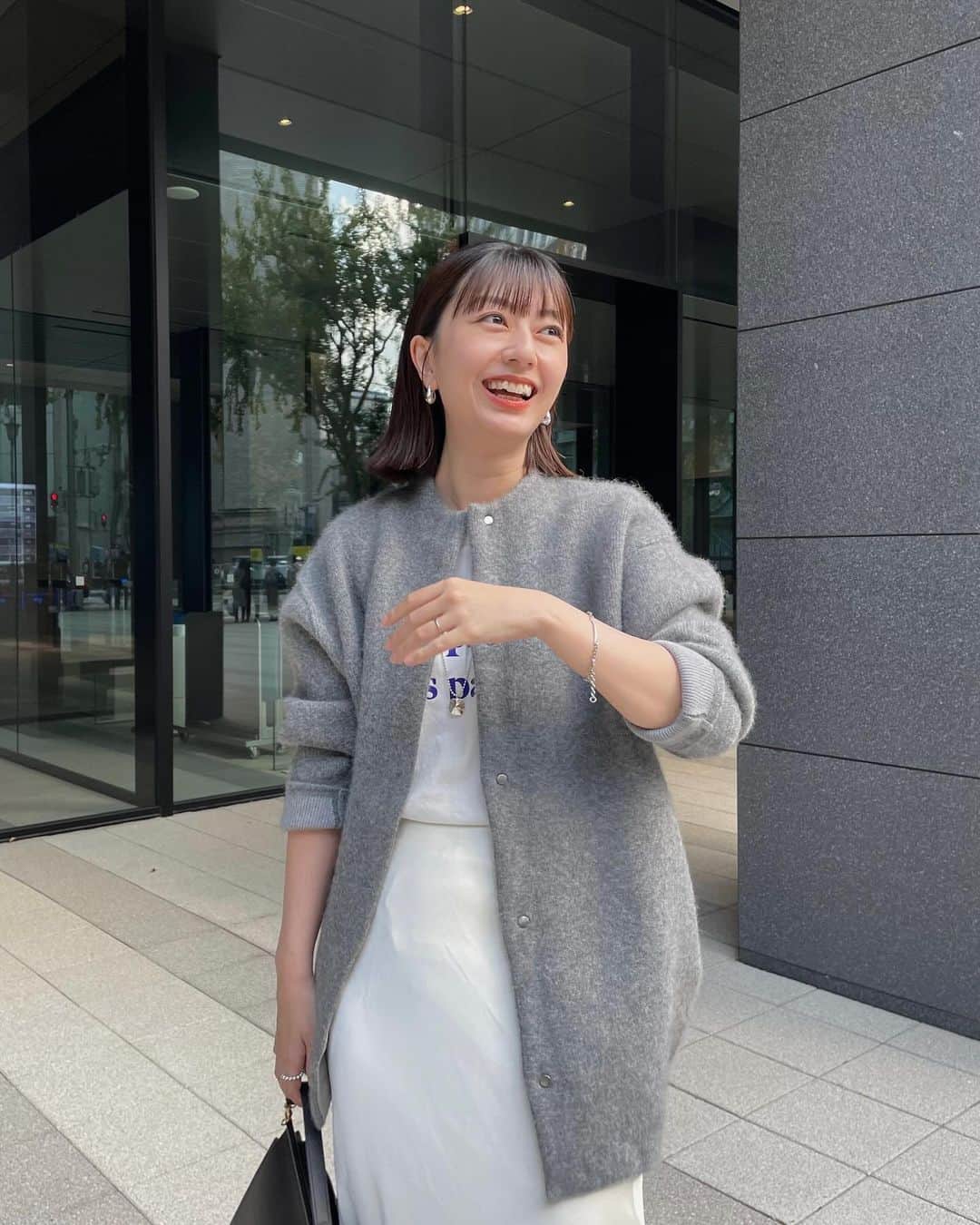 馬渕由妃のインスタグラム：「今年はもっぱらグレーの気分🩶🩶🩶  数年前から気になってた @elendeek のカーディガン🧶やっぱり可愛かった🥹✨肌触りさいっこーだしめっちゃ暖かい❤️‍🔥❤️‍🔥❤️‍🔥  #elendeek #elendeek_knitgallery #PR」