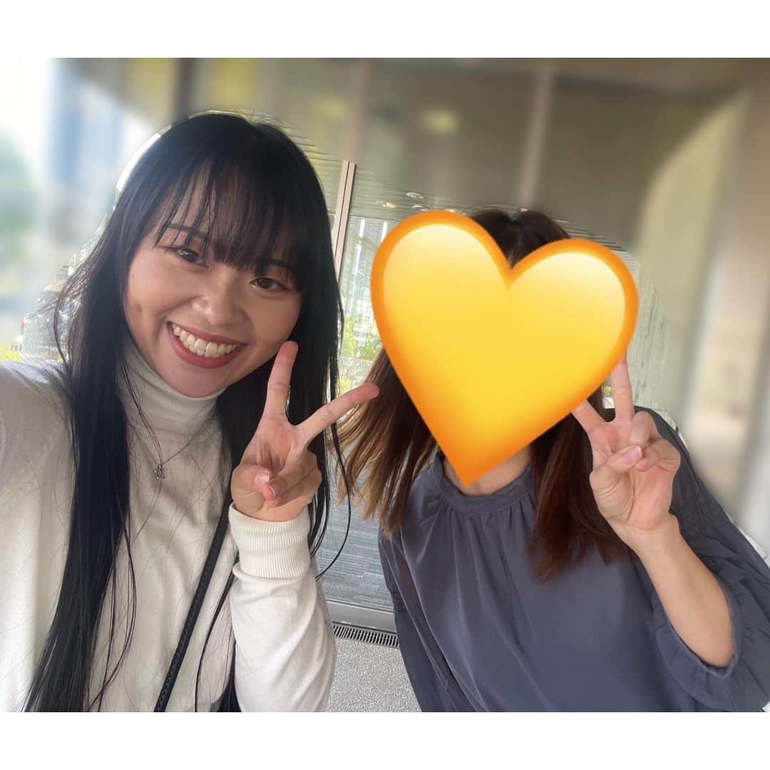 RIONのインスタグラム：「朝起きたら、肩やら背中やら腰やらが痛くて。寝違えた？と思って脳裏をよぎったのが、、 MOCHIMAKI、、🫠  日頃動かないのに、あれだけ餅投げればそりゃ痛くもなるか、、 とりあえず、#筋肉痛 が今日来てよかった、、笑  そんな中、今日はとある打ち合わせと撮影に💨 詳細はまた🫣  #餅まき #運動不足 . .  #拡散希望RTお願いします #拡散希望RT #RION #リリース #拡散希望RT #音大生　 #エレクトーン  #hikari  #音楽ユニット　 #Libraryconcert #山口県 #周南市  #徳山駅 #徳山駅前図書館　 #山口タレント図鑑　 #シンガーソングライター　 #弾き語り  #エレクトーン弾き語り #フォローお願いします　 #シンセダイ #おのサンサッカーパーク #小野田  #サッカー  #フェス」