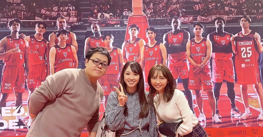 川口満里奈のインスタグラム：「. . 千葉ジェッツホーム開幕戦🔥 今季もにつおなつと楽しく観戦します♡ 写真を撮ってくださったスタッフさん、 撮るの上手すぎて感激！ . . #千葉ジェッツ」