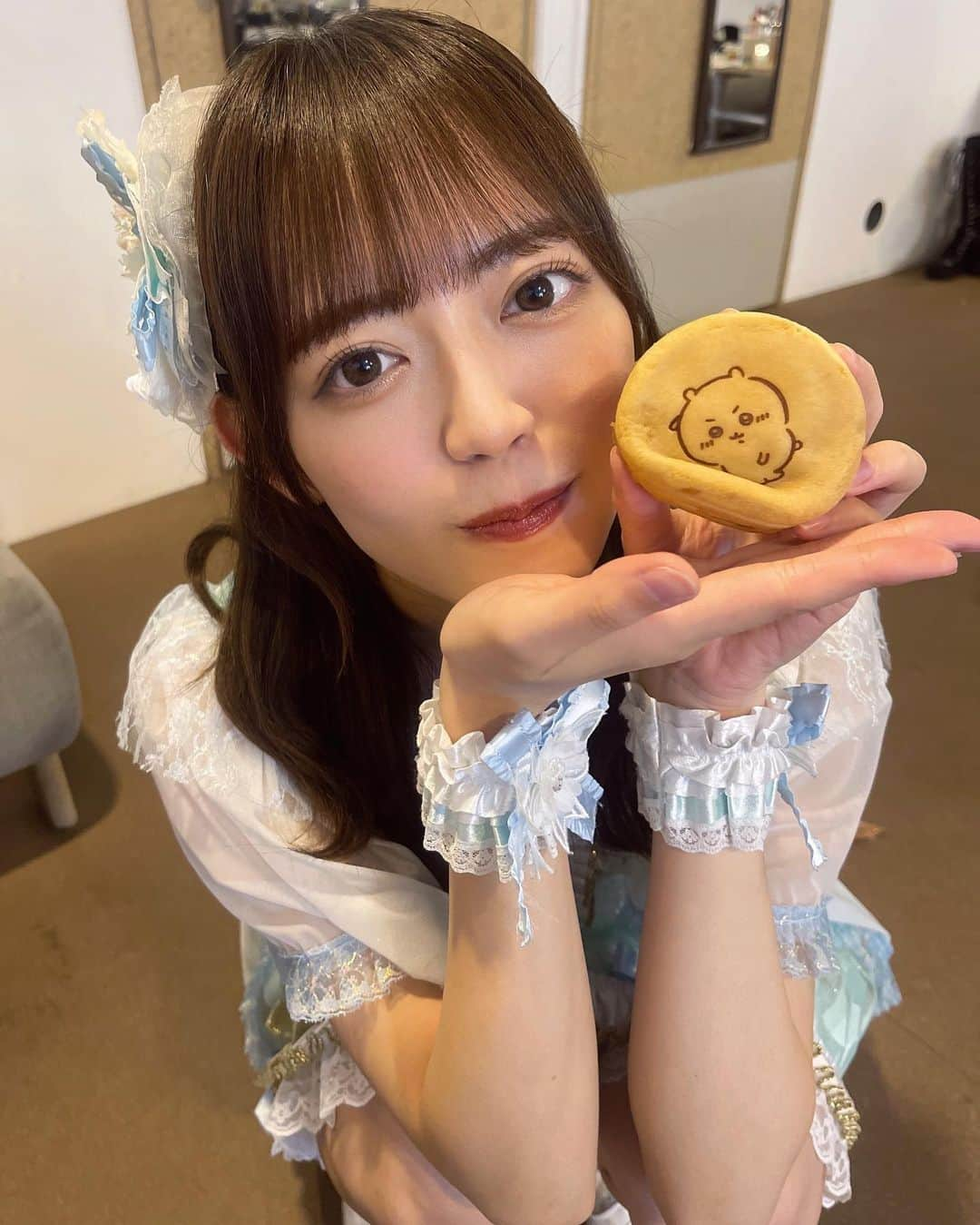 佐藤絵里香のインスタグラム：「-...☺︎  ワァ…ぁぁぁぁ  可愛すぎる…😭  ぱくり🫢美味しすぎるってコト⁉︎  . . . #ちいかわ #ちいかわまんまる焼き #アイドル #ちい活 #followme #japanesegirl」