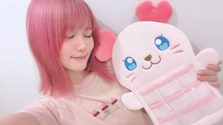 田中あいみのインスタグラム：「見納めピンクちゃん🎀撮ったのは染めてすぐのときだけど…！ピンシャンでだいぶ長持ちしました✌️ #声優 #田中あいみ #ピンクヘアー」