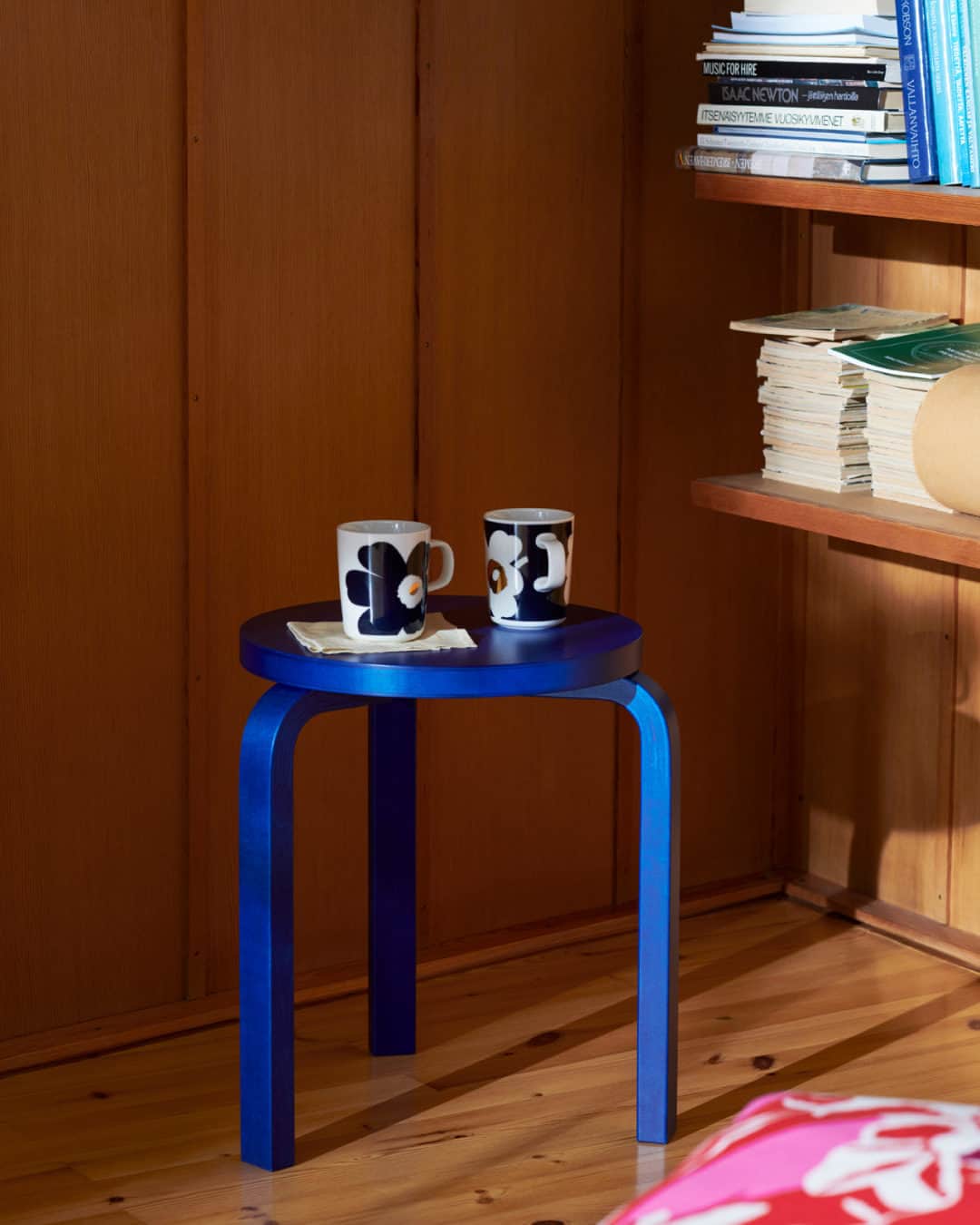 マリメッコのインスタグラム：「The deepest shade of winter night blue meets a pinch of golden shimmer in the new Juhla Unikko mug set. ✨ Can you picture yourself soon sipping your morning coffee from one of these collectible beauties?  Explore the new home edit at marimekko.com. #marimekko」