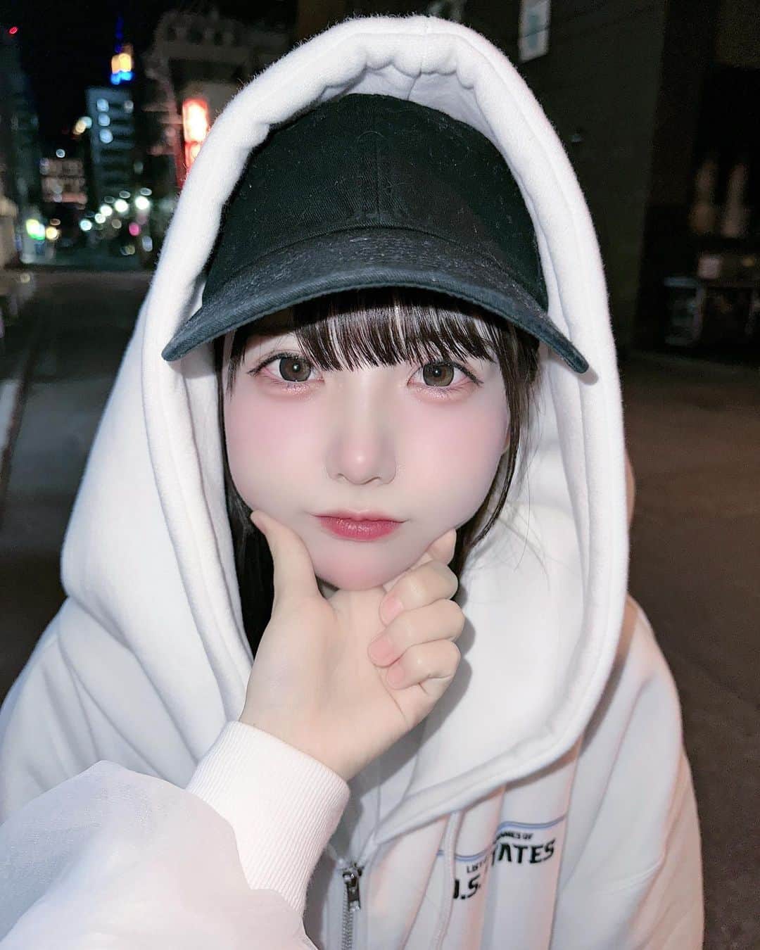 永月十華さんのインスタグラム写真 - (永月十華Instagram)「もこもこぱーかーあつかったです😕  #北海道 #北海道旅行」10月16日 20時44分 - touka_nonfic