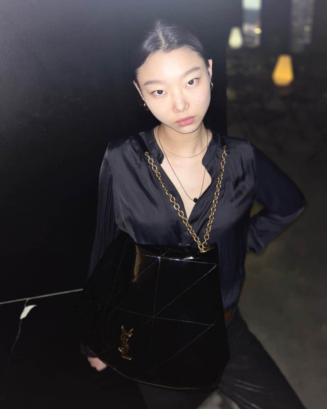 ペ・ユニョンさんのインスタグラム写真 - (ペ・ユニョンInstagram)「👜🖤 @ysl JAMIE4.3」10月16日 20時37分 - mulan_bae