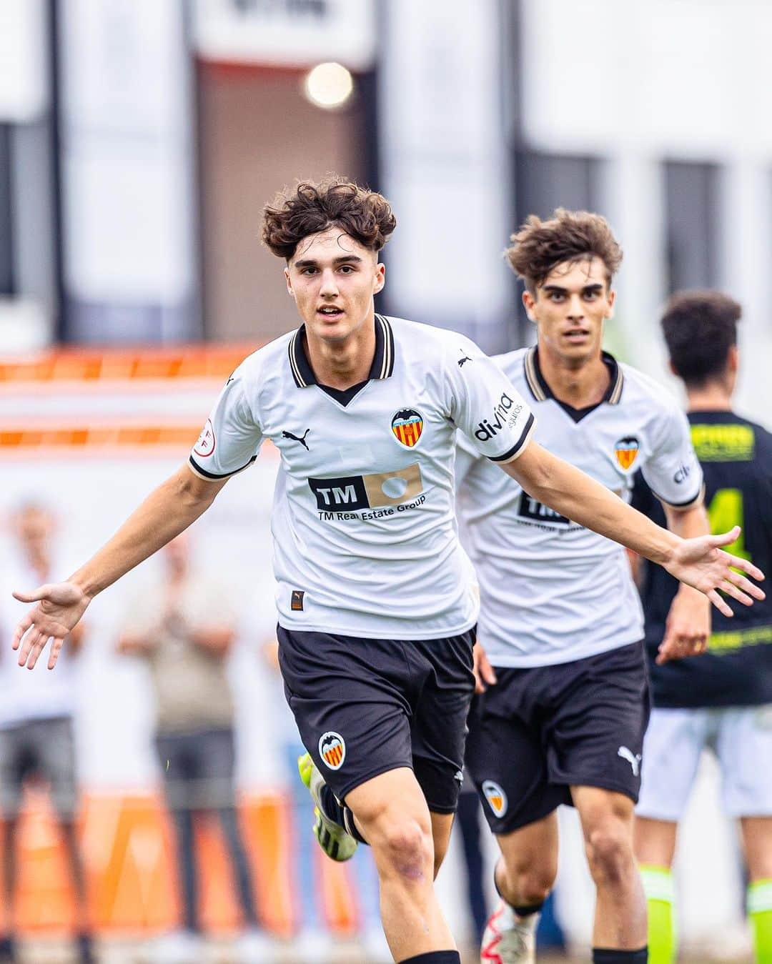 バレンシアCFのインスタグラム：「📷 Las mejores fotos del fin de semana de fútbol en la @academiavalenciacf」