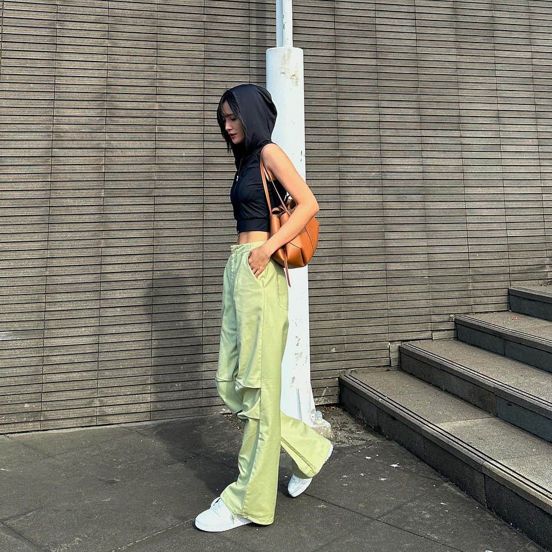 吳子霏（Ellen Wu）のインスタグラム：「⁡ 今天是好事家人第一次聚會 我好開心 大家不約而同穿惟倫的聯名衣來 互相拍照 一起吃下午茶 聊著工作還有彼此最近的成長 很喜歡這樣的感覺 善良又單純的孩子們❤️ ⁡ @goodthings.ent」