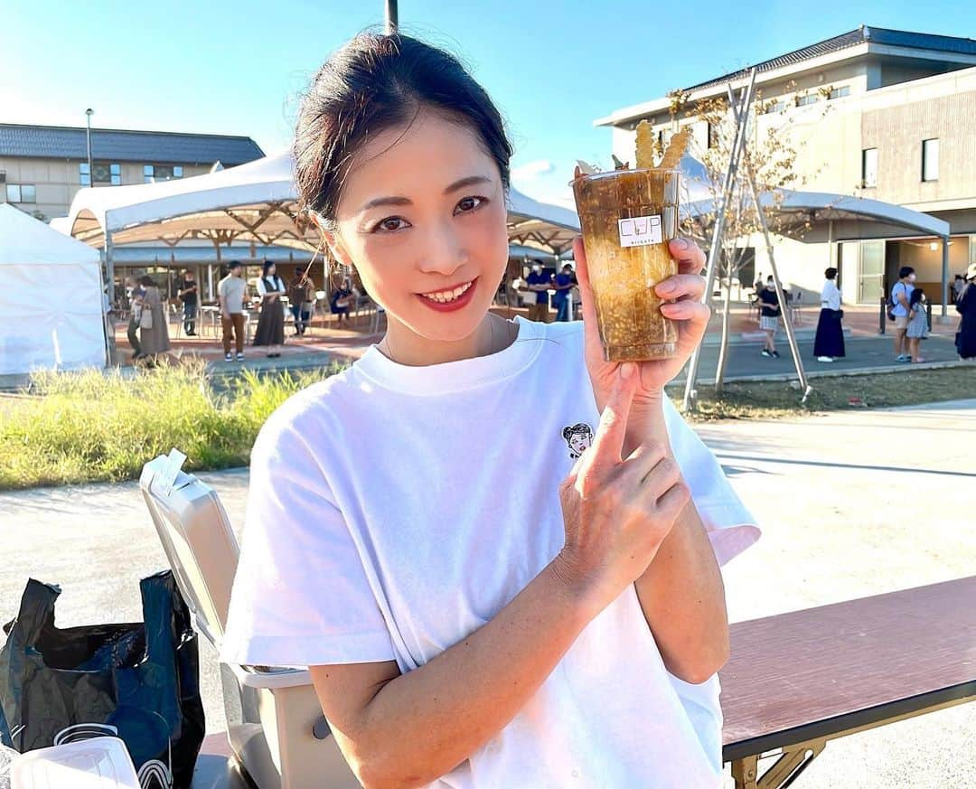 一条もんこさんのインスタグラム写真 - (一条もんこInstagram)「【TOKYO OUTDOOR MARKET2023ステージ出演】  下記イベントの10/22(日)13時15分〜14時15分、会場ステージにてカレー教室&トークショーをさせていただきます。 カレーを販売しているもんこブースもあります😊  ■日程:2023年10/21(土)10時〜17時、 22日(日)10時〜17時 ■会場: 東京江東区青海臨時駐車場P区画（台場駅徒歩5分） ■主催:TOKYO OUTDOOR SHOW 実行委員会 ■企画・運営:（株)三栄 / アースガーデン ■協力媒体:GO OUT(三栄) ※チケットはプレイガイドにて販売予定。 ※雨天決行、荒天の場合は中止  アウトドアで欠かせない料理といえばカレー！ 野外でも本格的で失敗なく作れる美味しいスパイス料理とカレーをご紹介❣️  秋のイベント出演ラッシュが始まります、、！！ 是非とも遊びにいらしてくださいませ😍 #TOKYO OUTDOOR MARKET2023#イベント#ステージ出演#カレー#curry#スパイス料理#スパイスカレー#アウトドア#キャンプ#野外カレー#簡単料理#時短料理#インドカレー#インド料理#レトルトカレー#36チャンバーズオブスパイス#一条もんこ」10月16日 20時50分 - monko1215