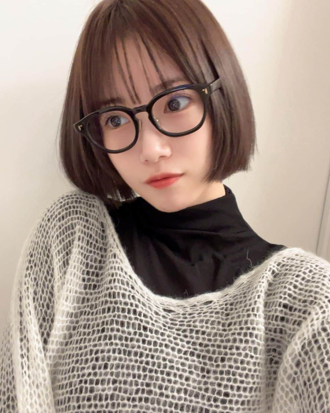 のインスタグラム：「秋だね🍂🖤 涼しくなってきて毎日嬉しい🥹🫶🏻✨  女子会、みんな来てくれるかな？ どきどき♡準備している日々です👧🏻 またゆっくりインスタライブします〜🥰」