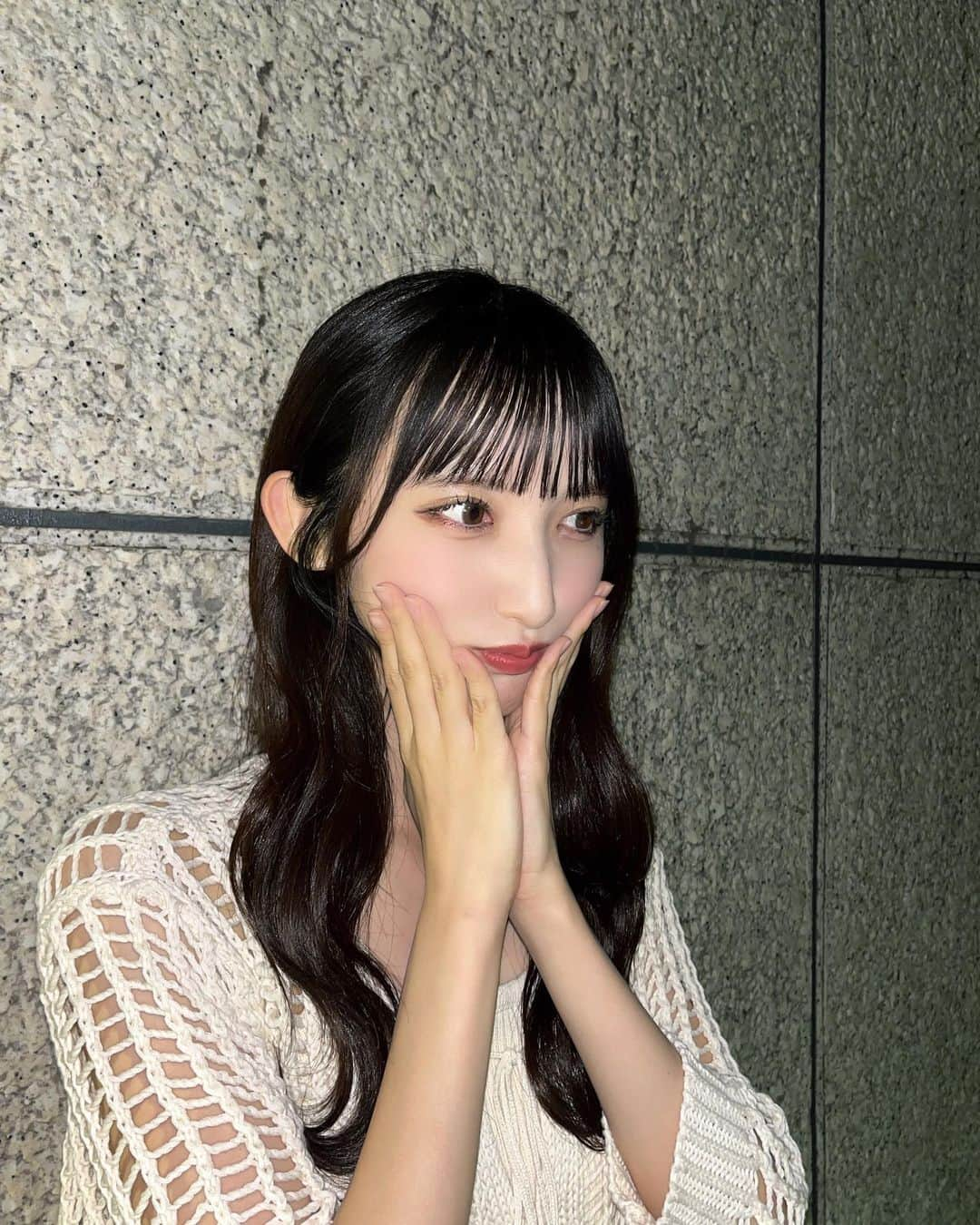 長友彩海さんのインスタグラム写真 - (長友彩海Instagram)「☺︎  お話し会2日間ありがとうございました🕰‎🤍  @chico__official___ のデニム ウエストがサイズ調整出来て とても使いやすい...♡  顔のお肉が落ちるまでは 多分顎ピースか小顔ポーズです✌🏻️⸝⸝⸝  #akb48 #長友彩海 #アイドルなんかじゃなかったら  #お話し会 #offshot #idol #love #style #coordinate  #chico #instafashion #instagood #photooftheday  #like4like #followme #f4f」10月16日 20時51分 - ayami.n_48