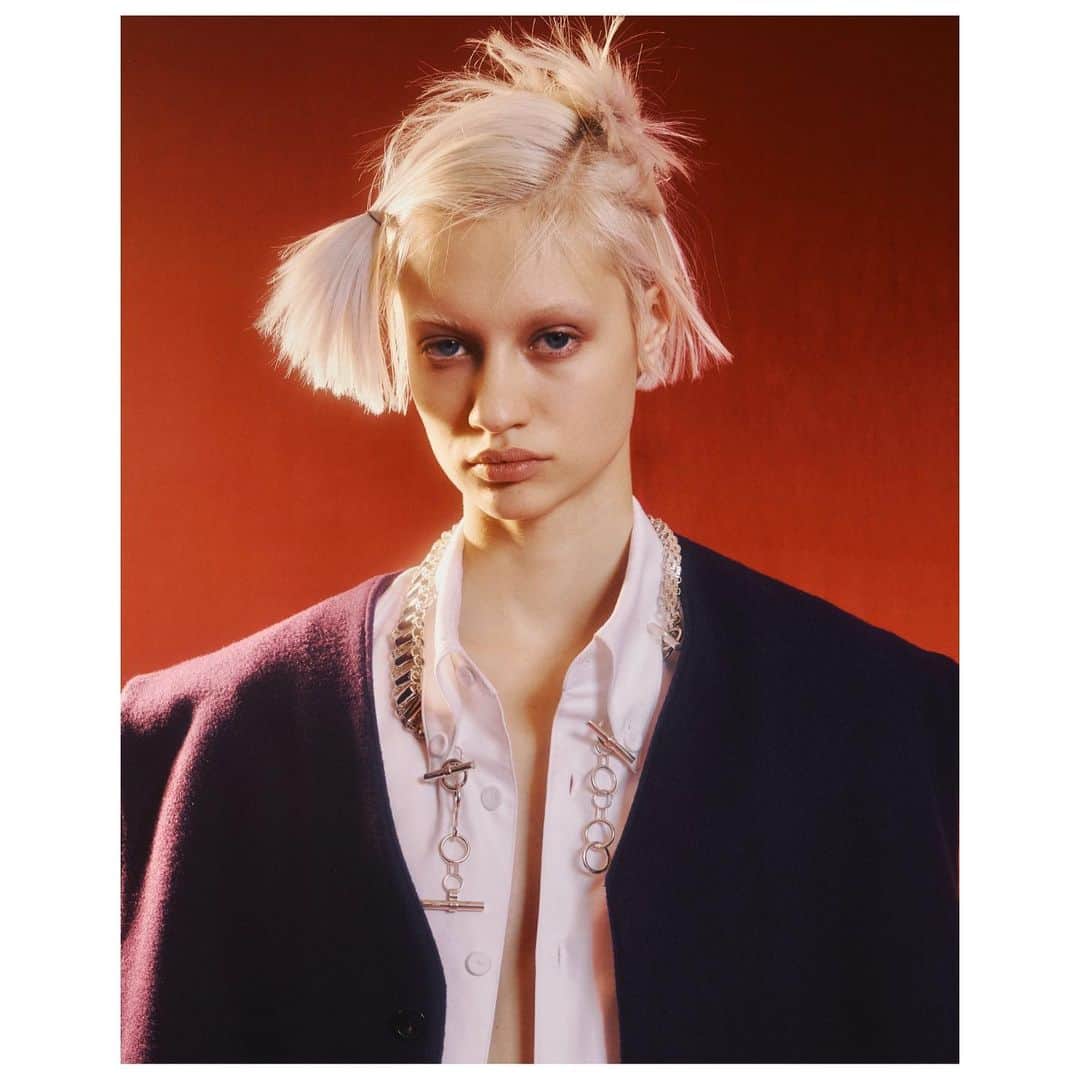 TEPPEIのインスタグラム：「…   semoh 2023aw @semoh_official   Direction,Styled by TEPPEI  Shot by @kizennn  Hair&Makeup by @mukai_daisuke」