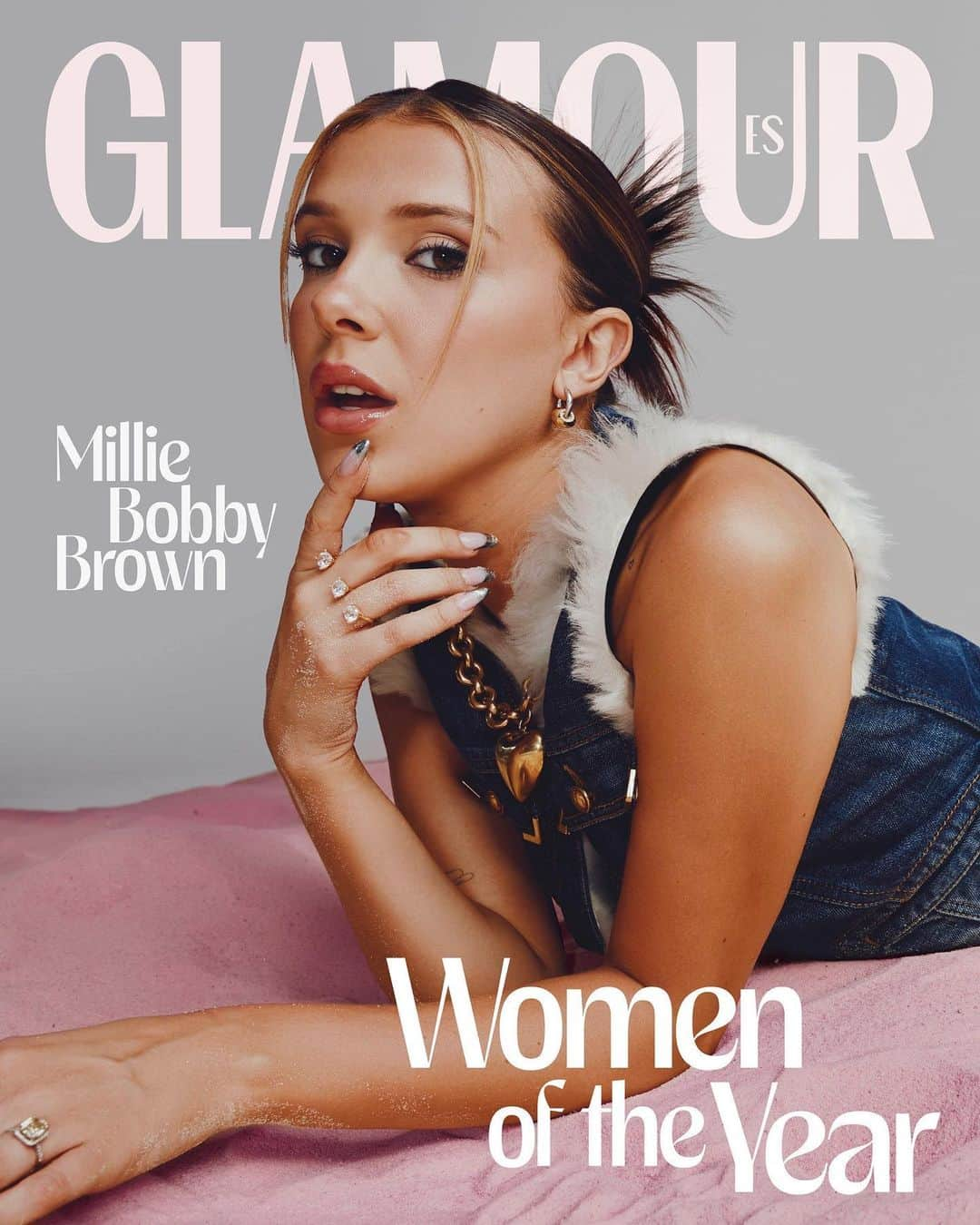 ミリー・ボビー・ブラウンさんのインスタグラム写真 - (ミリー・ボビー・ブラウンInstagram)「@MillieBobbyBrown is Glamour’s global Women of the Year cover star.   A worldwide star. A film producer. Founder of an international beauty brand and best-selling author. And at just 19 years old, #MillieBobbyBrown doesn’t care if you think she’s too young for world domination. For her Global #GlamourWOTY cover, Millie tells @jenny.leah.singer about finding her voice, saying goodbye to #StrangerThings, and getting married young.   @MillieBobbyBrown, portada global de Glamour Women of the Year.  Estrella internacional, productora de cine, fundadora de una marca internacional de belleza y autora de una novela superventas. Tiene 19 años, pero a #MillieBobbyBrown le da igual que piensen que es demasiado joven para dominar el mundo. Para su portada global #GlamourWOTY, Millie habla con @jenny.leah.singer sobre feminismo, el fin de #StrangerThings y casándose joven.  Weltstar. Filmproduzentin. Gründerin einer internationalen Beauty-Brand und Bestseller-Autorin. Und mit gerade einmal 19 Jahren interessiert es #MillieBobbyBrown nicht die Bohne, ob jemand denkt, sie wäre zu jung für die Weltherrschaft. Für ihr #GlobalWOTY-Cover spricht Millie im LINK IN BIO mit @jenny.leah.singer darüber, sich selbst zu finden, über den Abschied von #StrangerThings und wie es ist, jung zu heiraten.  #GlamourWOTY @glamourmag @glamouruk @glamourmexico @glamourspain @glamourgermany  Photographer: @abdmstudio Stylist: @cryoungin Hair: @bynasetia Makeup Artist: @blakejohnsonmua Manicure: @kimmcao Set Design: @sssinclaire Production: @thesiennabrown」10月16日 21時00分 - milliebobbybrown