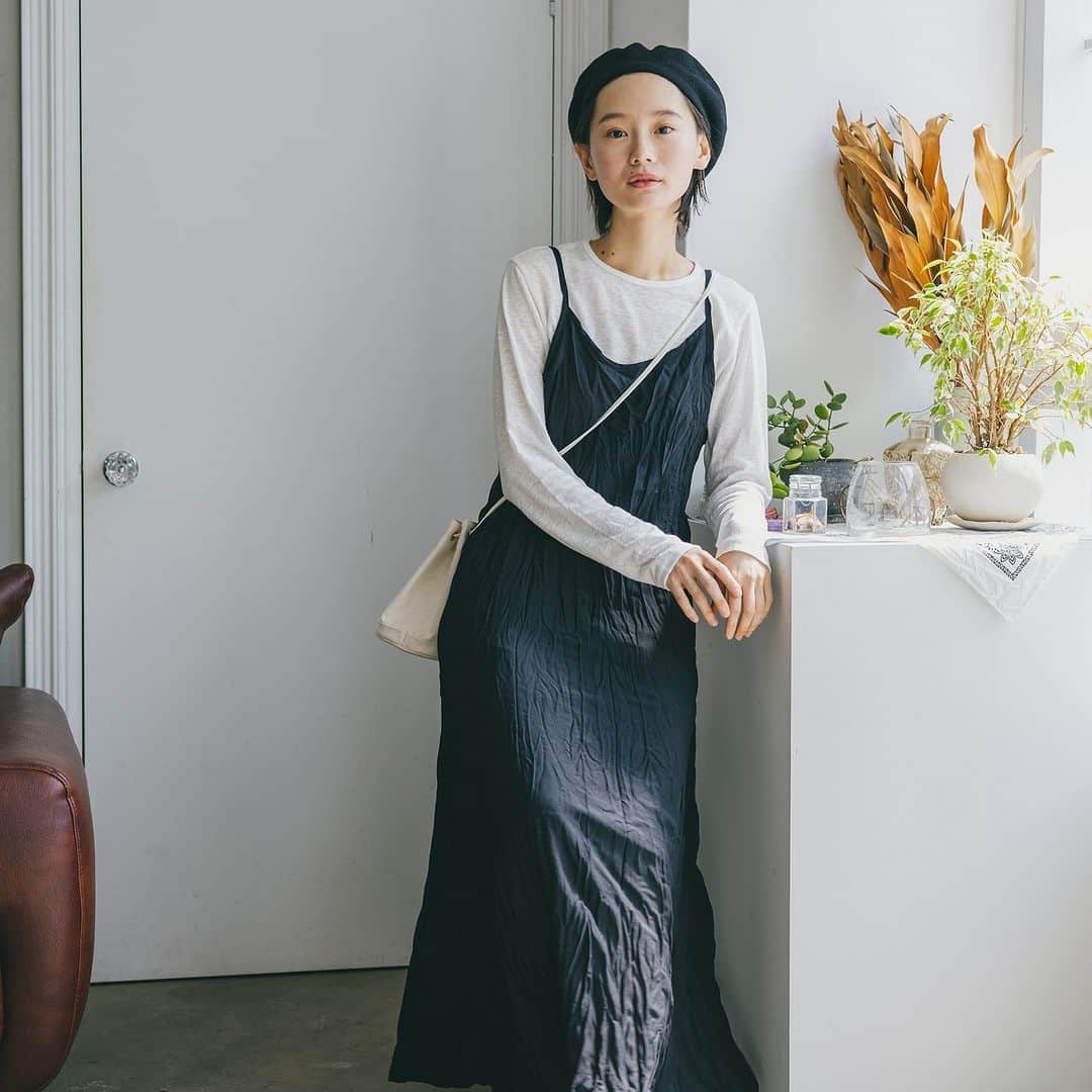 merさんのインスタグラム写真 - (merInstagram)「今回は辻千恵ちゃんの秋の私服コーデをご紹介💐 ナチュラルの中にこだわりの ...