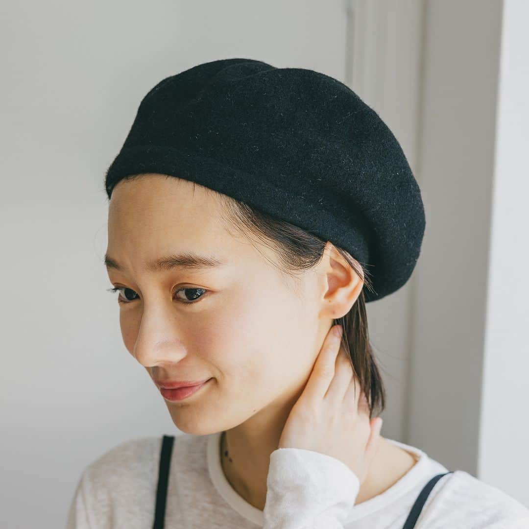merさんのインスタグラム写真 - (merInstagram)「今回は辻千恵ちゃんの秋の私服コーデをご紹介💐 ナチュラルの中にこだわりの ...