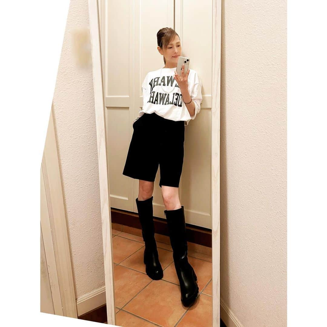 jessicaさんのインスタグラム写真 - (jessicaInstagram)「＊ #OUTFIT#お仕事コーデ #ハーフパンツ#イエナ#IENA #七分丈Tシャツ#ジャーナルスタンダード #ロングブーツ#ランダ #パールネックレス ＊身長は162㌢ ＊ ＊ ジャーナルスタンダードの七分丈Tシャツは グレーも購入 この季節、かなり重宝しております👍 ＊ ＊ ＊ ＊ ＊ #年の功#大人のゆとり#歳を重ねた魅力 #大人女子#アラフィフコーデ50 #ワークアウト#47年式#筋トレ50 #私は私 ＊ Thanks always‼︎ jessica」10月16日 21時06分 - jessica.oct21