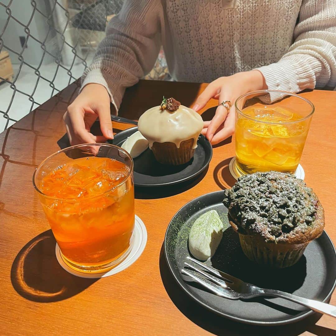 中島愛蘭さんのインスタグラム写真 - (中島愛蘭Instagram)「📍 @safn_coffee  プリンがお目当てだったけど人気で売り切れてたのでマフィン🧁 アイスティーも美味しかった🩵」10月16日 21時13分 - aira_nakajima