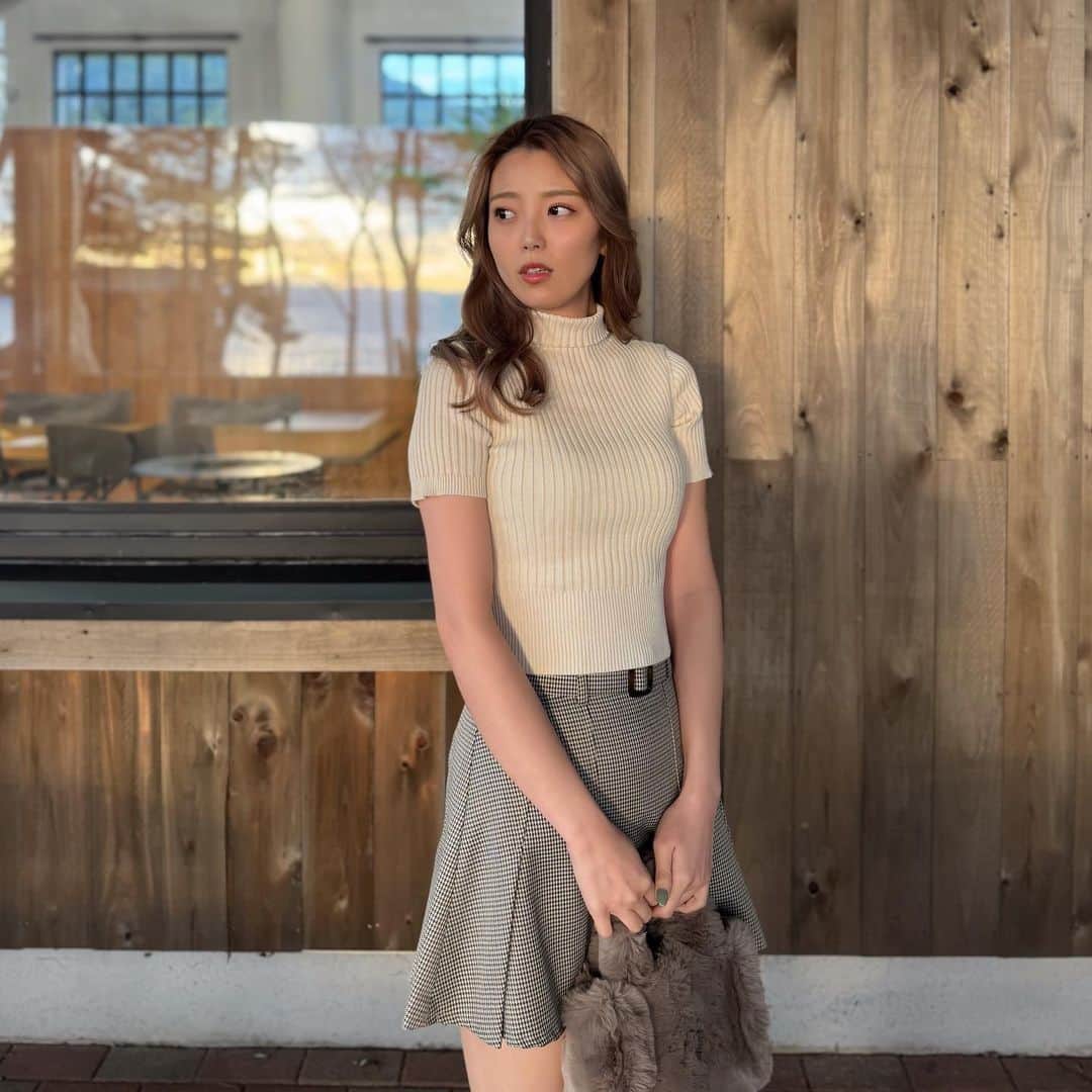 高橋紫微のインスタグラム：「秋服好きです♡」