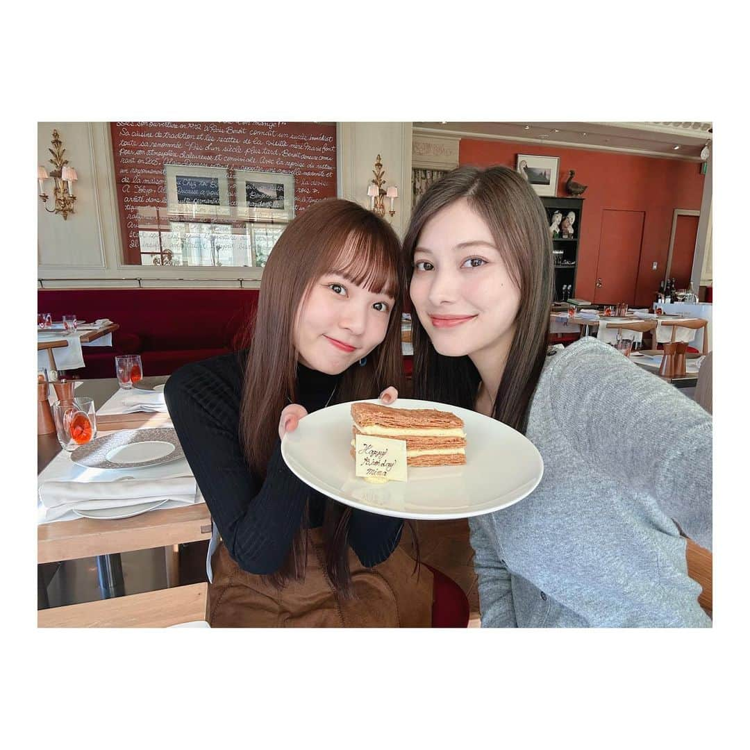 MINAさんのインスタグラム写真 - (MINAInstagram)「. 高校生からのお友達の @setako 🤍 今年も誕生日お祝いしてくれた🥂 ありがとううう🥹✨✨ ご飯も美味しくてすっごく楽しかったなぁ🩵」10月16日 21時28分 - mina_gf_band