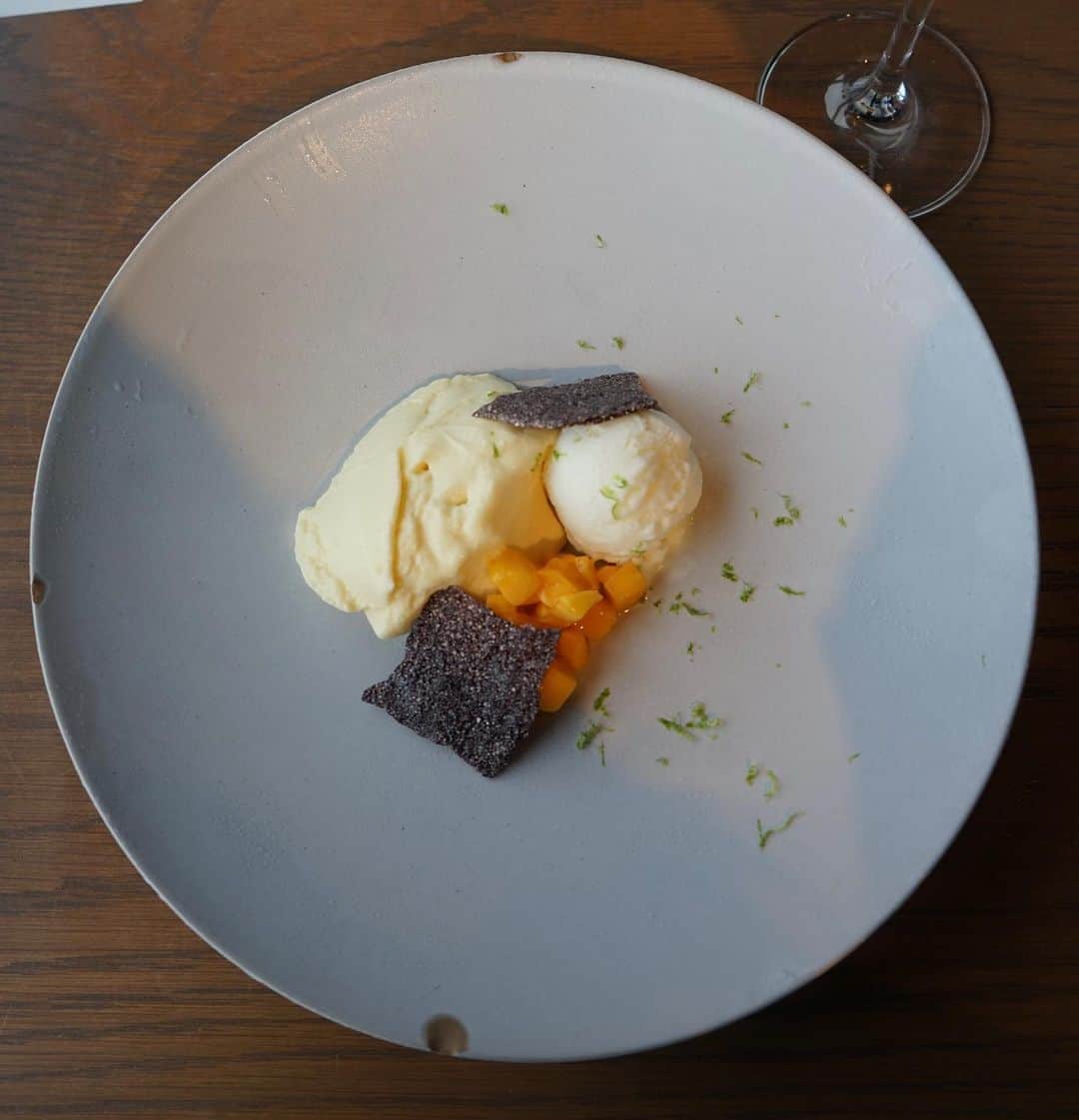 のインスタグラム：「先日、 @chiharu_saito_ex  と @sairi.shimomura_ex とタイ料理ランチに🍴実は3人で会うのは初めてだったけど、楽しすぎてあっという間でした🥹  全然話し足りなかったからまたすぐ集まろうね😂💓  #大好きな2人🫶」