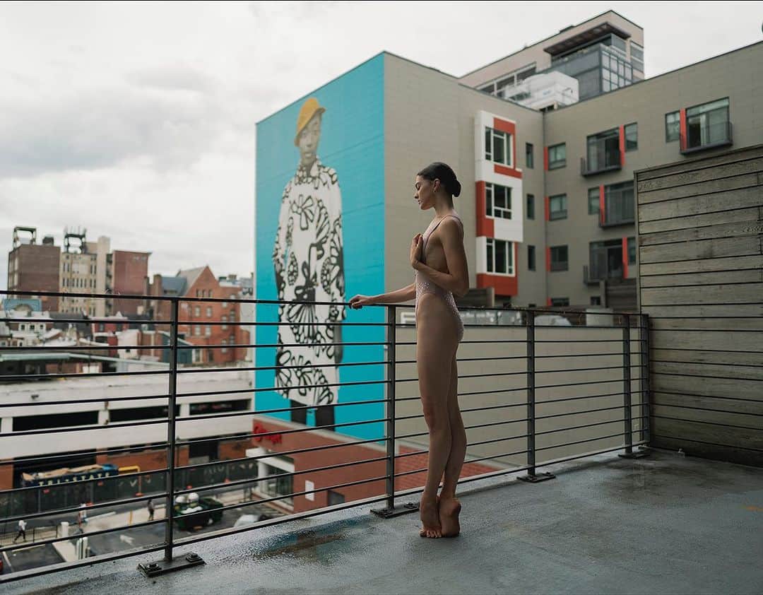ballerina projectのインスタグラム：「𝐒𝐲𝐝𝐧𝐞𝐲 𝐃𝐨𝐥𝐚𝐧 in Philadelphia.   @sydney.dolan #sydneydolan #ballerinaproject #philadelphia #ballerina #ballet #amysherald   Ballerina Project 𝗹𝗮𝗿𝗴𝗲 𝗳𝗼𝗿𝗺𝗮𝘁 𝗹𝗶𝗺𝗶𝘁𝗲𝗱 𝗲𝗱𝘁𝗶𝗼𝗻 𝗽𝗿𝗶𝗻𝘁𝘀 and 𝗜𝗻𝘀𝘁𝗮𝘅 𝗰𝗼𝗹𝗹𝗲𝗰𝘁𝗶𝗼𝗻𝘀 on sale in our Etsy store. Link is located in our bio.  𝙎𝙪𝙗𝙨𝙘𝙧𝙞𝙗𝙚 to the 𝐁𝐚𝐥𝐥𝐞𝐫𝐢𝐧𝐚 𝐏𝐫𝐨𝐣𝐞𝐜𝐭 on Instagram to have access to exclusive and never seen before content. 🩰」