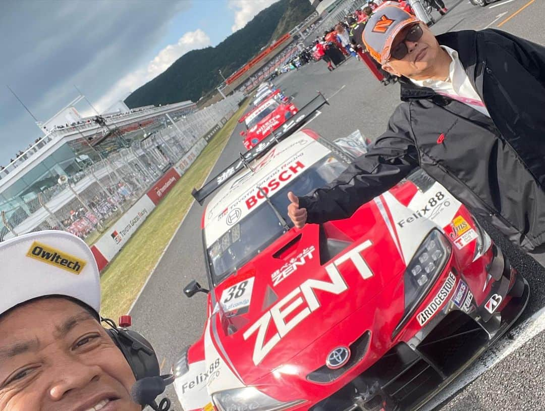 脇阪寿一さんのインスタグラム写真 - (脇阪寿一Instagram)「ありがとう！立川祐路 SUPER GT Rd7 AUTOPOLIS   #supergt #立川祐路 #道上龍 #坂東正明 #toyotagazooracing」10月16日 21時37分 - juichiwakisaka