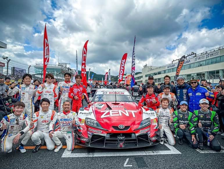 脇阪寿一さんのインスタグラム写真 - (脇阪寿一Instagram)「ありがとう！立川祐路 SUPER GT Rd7 AUTOPOLIS   #supergt #立川祐路 #道上龍 #坂東正明 #toyotagazooracing」10月16日 21時37分 - juichiwakisaka