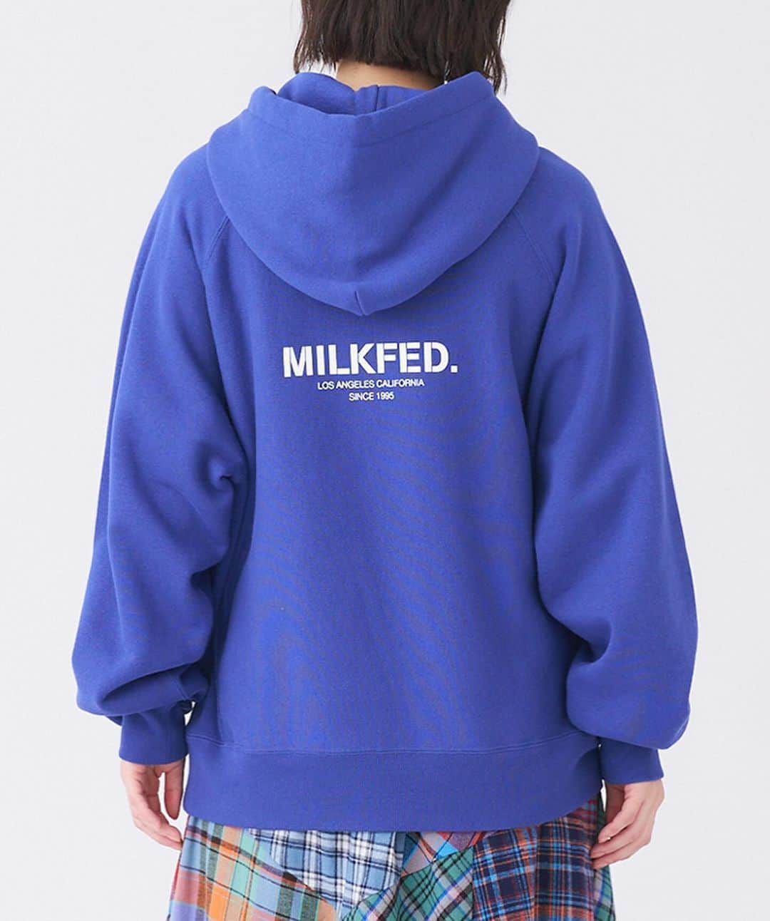 MILKFED.さんのインスタグラム写真 - (MILKFED.Instagram)「【MILKFED. × Champion】 ⁡ ☑︎ MILKFED.ⅹCHAMPION SWEAT HOODIE ¥16,500 カラー:OATMEAL,BLACK,ASH,BLUE,BURGUNDY サイズ:S,M ⁡ ⁡ ⁡ #milkfed #milkfedjp #ミルクフェド #カジュアルコーデ #大人カジュアル #カジュアルコーデ大人可愛い #新作 #秋服コーデ #秋コーデ #秋カラー #秋アイテム #スウェット #champion #championコラボ #カラースウェットコーデ #スウェットコーデ  #カラーコーデ #カラースウェット #大人スウェット #大人カジュアルコーデ #大人ストリート  #大人ストリートコーデ #裏起毛 #ロゴスウェット #パーカーコーデ #パーカー女子 #刺繍スウェット #裏起毛スウェット #パーカー #チャンピオンスウェット」10月16日 21時30分 - milkfedjp