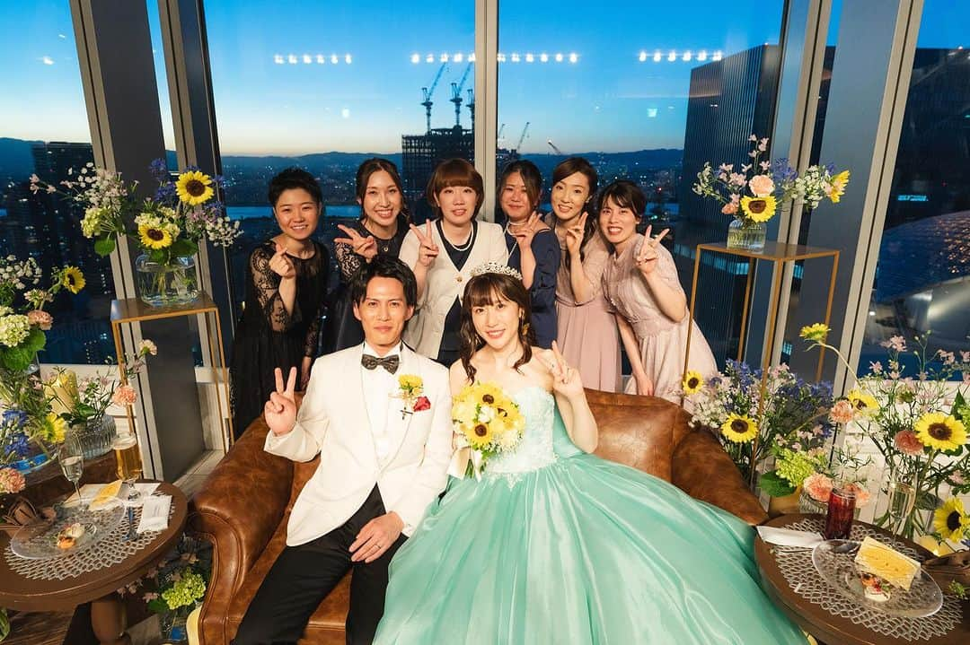 The 33 Sense of Weddingさんのインスタグラム写真 - (The 33 Sense of WeddingInstagram)「*** ナイトウエディング🪻  地上160mから見渡す大阪の夜景。 会場の一面がガラス張りになっている The33ならではのシチュエーションです✨  — 地上160mの天空ウエディング🕊  ブライダルフェアのご予約は 【@the_33_sense_of_wedding 】の プロフィール【URL】より✔️  —  #the33senseofwedding #ザサーティースリー #梅田結婚式場 #大阪結婚式 #結婚式梅田  #結婚式場大阪#プレ花嫁 #式場見学 #結婚式場探し#結婚式準備#プレ花嫁 #式場見学 #結婚式場探し#結婚式準備#ウェディング#wedding#ナイトウェディング」10月16日 21時53分 - the_33_sense_of_wedding