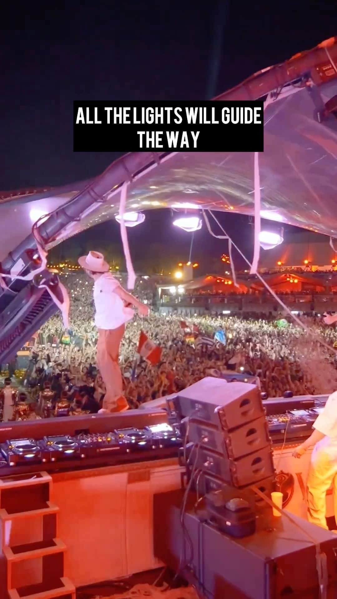 Spinnin' Recordsのインスタグラム：「Do you remember this iconic Spinnin' track? Get ready for a brand new remix: @alok @brunomartini @zeeba - Hear Me Now (Alok Remix) OUT SOON 🔥   📹: @sergiotwa at @tomorrowlandbrasil」