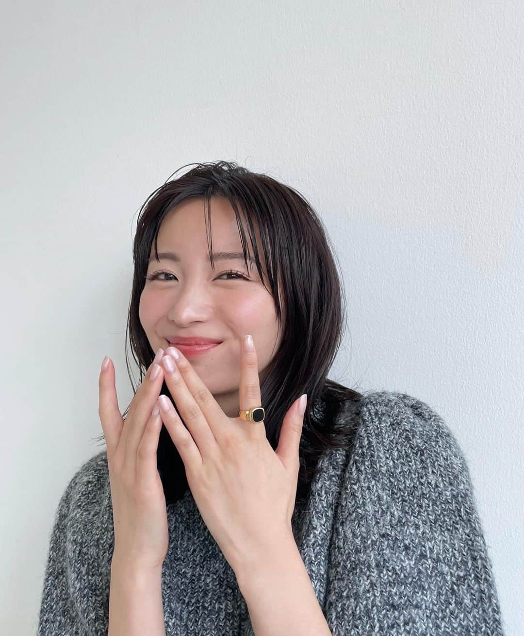 岡崎紗絵のインスタグラム：「今日も楽しい撮影でした🌼」