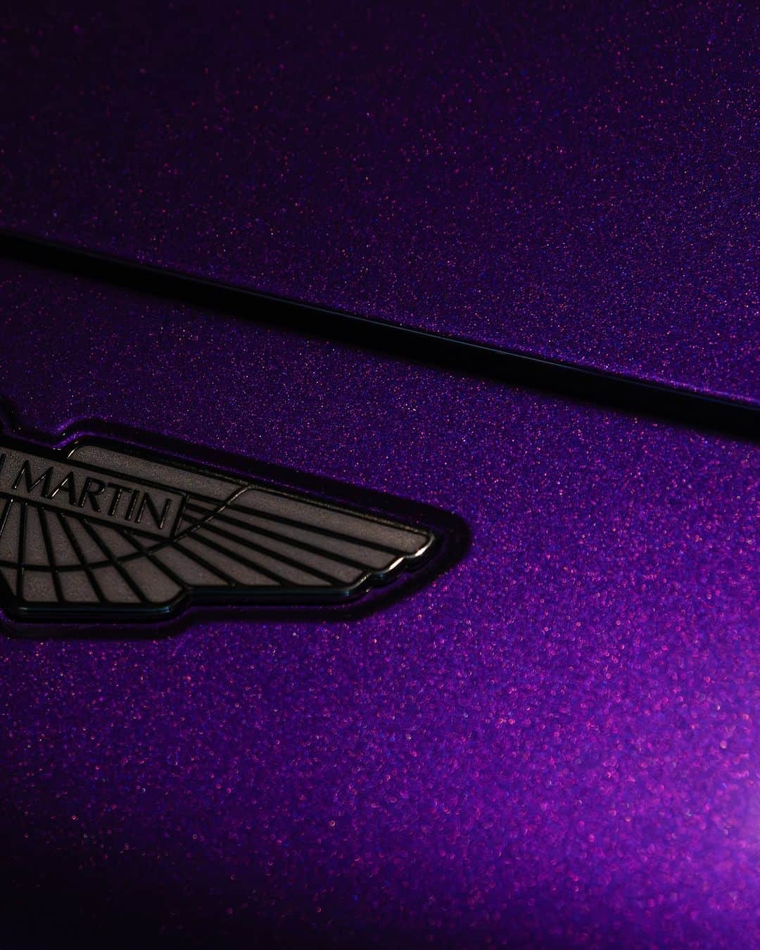 アストンマーチンさんのインスタグラム写真 - (アストンマーチンInstagram)「Illuminating the London skyline. Storm Purple DBX707.  #AstonMartin #DBX707 #POWERDRIVEN  Photography by @bymcnab」10月16日 22時10分 - astonmartin