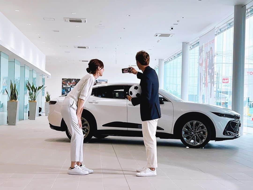 中村明花さんのインスタグラム写真 - (中村明花Instagram)「.  #群馬トヨタ さんのCM撮影の時のオフショット🚗 . トヨタの皆さんもスタッフの皆さんも和気あいあいで和やかな雰囲気にしてくれていたので、終始楽しく撮影させていただきました☺️ . . #ご縁に感謝な一日♡ #群馬トヨタ」10月16日 22時12分 - sayaka_nakamura3