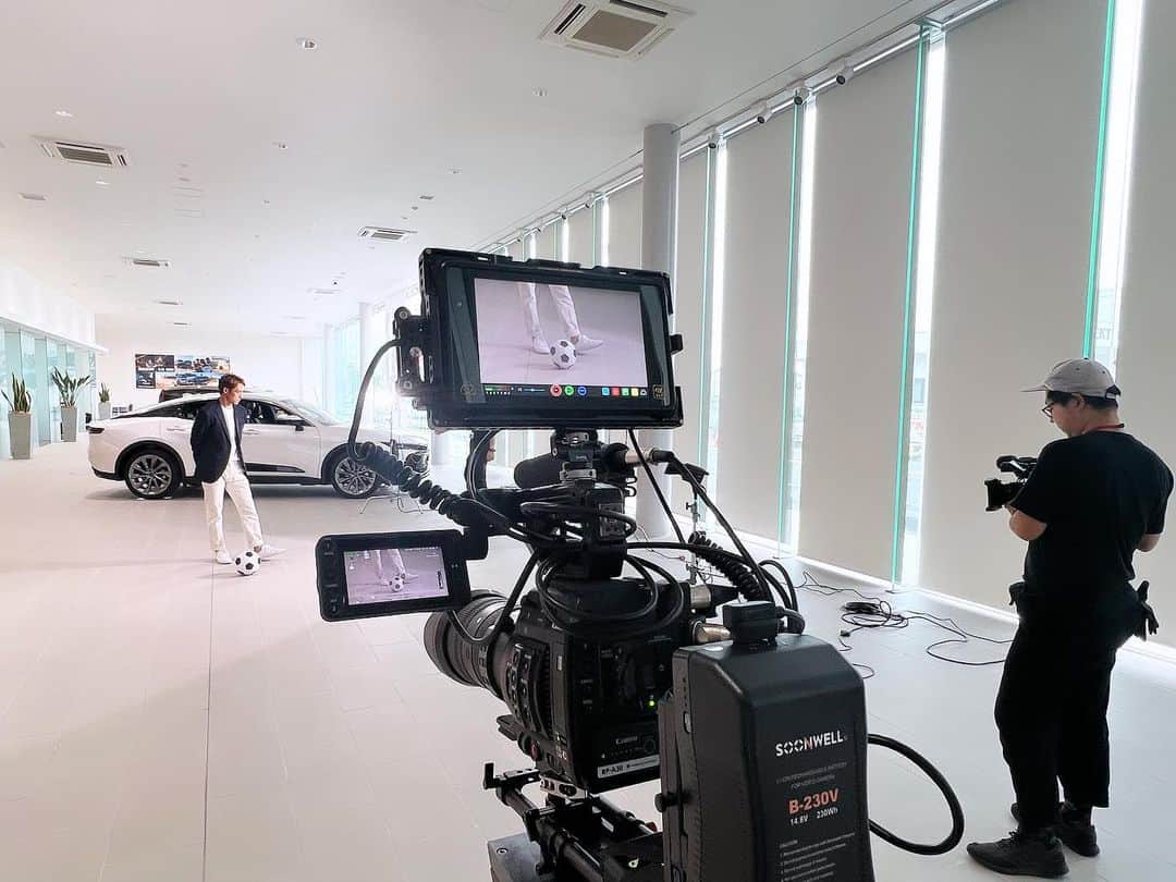 中村明花さんのインスタグラム写真 - (中村明花Instagram)「.  #群馬トヨタ さんのCM撮影の時のオフショット🚗 . トヨタの皆さんもスタッフの皆さんも和気あいあいで和やかな雰囲気にしてくれていたので、終始楽しく撮影させていただきました☺️ . . #ご縁に感謝な一日♡ #群馬トヨタ」10月16日 22時12分 - sayaka_nakamura3