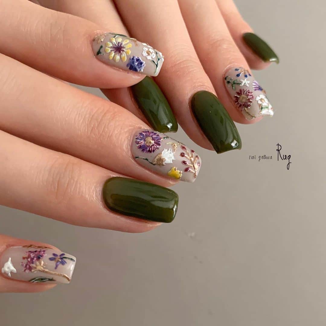aoki_nailさんのインスタグラム写真 - (aoki_nailInstagram)「・ 凹凸仕上げの 刺繍フラワー🪻  遠方から いつもありがとうございます🥲  nailgalleria  Rug〈ラグ〉 大阪市北区中崎西2-6-3   #絵画ネイル #アートネイル#手描きアート#手描きデザイン#手描きネイル#アートネイル大阪#ネイルサロン大阪#秋ネイル#秋ネイルデザイン#フラワーネイル  #paintart#nailistagram#kawaii#japanesenailart#japanesenail#instanail#nails#絵#イラストネイル#油絵ネイル#ミラーアート#冬ネイル#刺繍ネイル#アンティークネイル」10月16日 22時16分 - aoki_nail