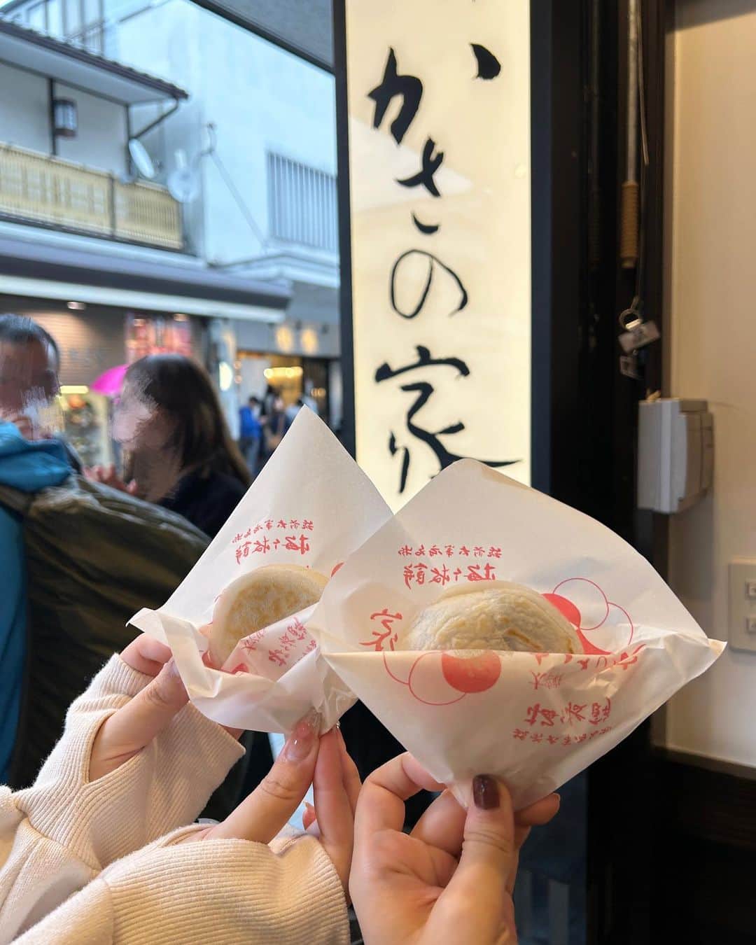 辻ゆかさんのインスタグラム写真 - (辻ゆかInstagram)「🍜 食べたもの(^^)  #明太子ふくや  #かさの家  #梅ヶ枝餅  #長浜家  #海鳴  #ジェノバラーメン  #おいしいパン 笑」10月16日 22時16分 - yuuka__tsuji