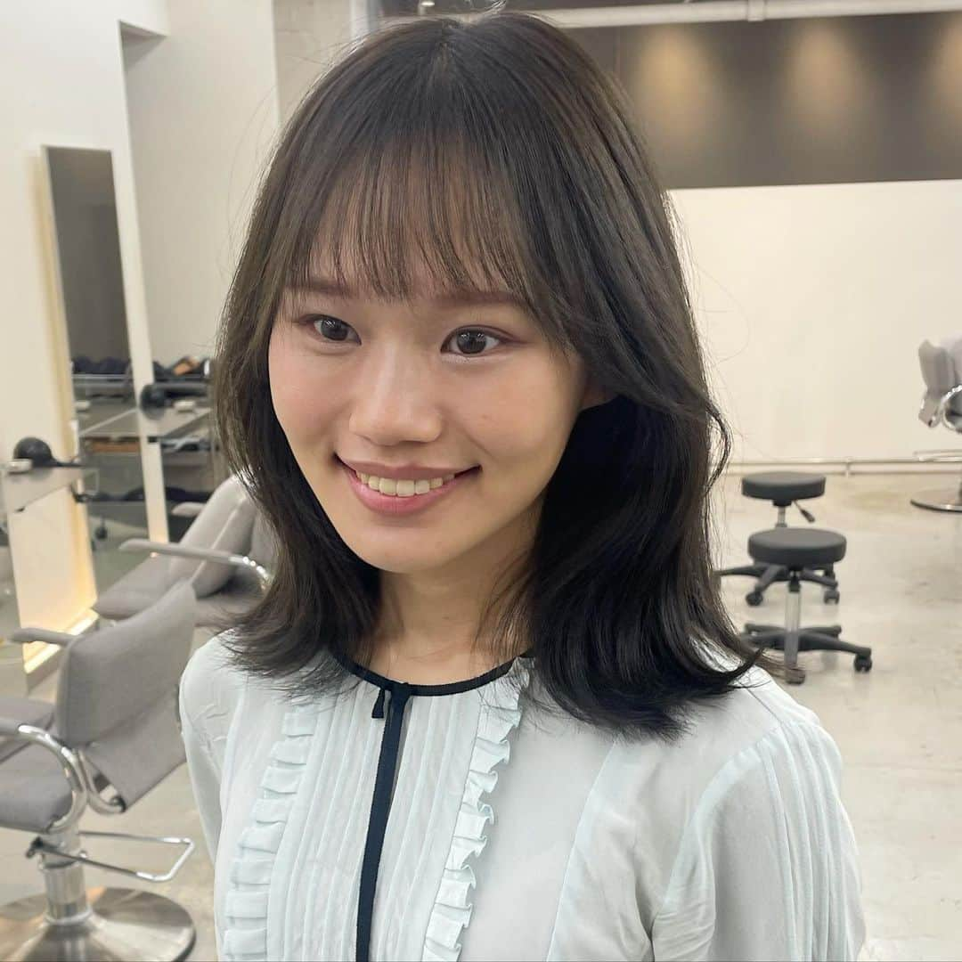 岡本沙紀さんのインスタグラム写真 - (岡本沙紀Instagram)「I had my hair cut 💇‍♀️  I made it blue-ish from red-ish, as my eyebrows testify 😂   青みグレージュにしました💙 初めて寒色系にしたから眉毛浮いちゃった😂  #英語の勉強垢 #learnjapanese #にほんごべんきょう #バイリンガル #東大生 #japanesegirl #サロモ #サロモ募集 #サロンモデル東京」10月16日 22時24分 - okamoto_sa_ki